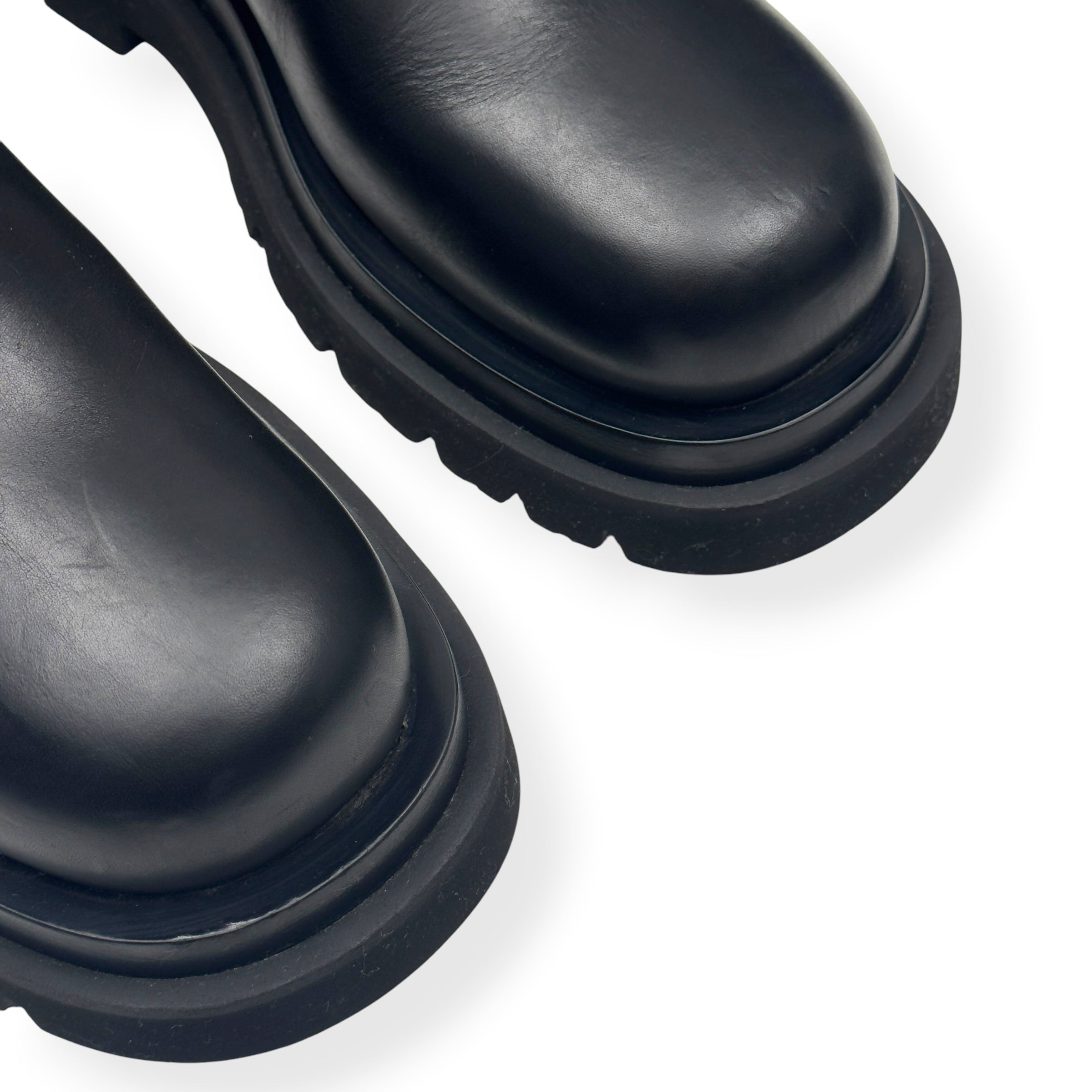 BOTTEGA VENETA LUG LEATHER CHELSEA BOOTS BLACK 37.5 / UK4.5