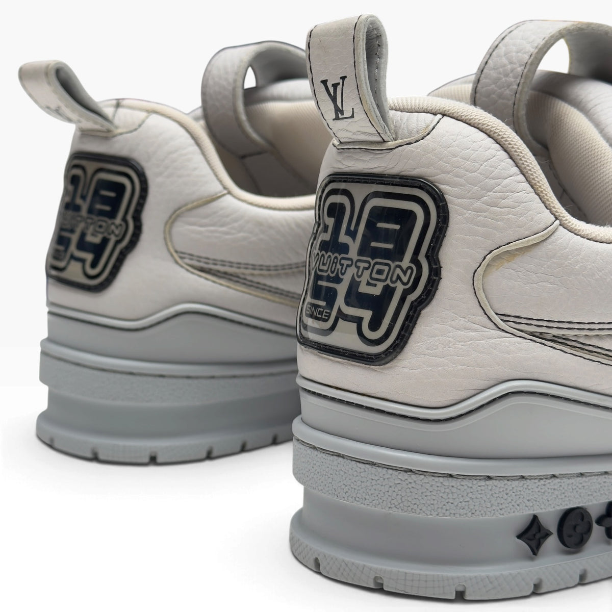 LOUIS VUITTON SKATE SNEAKER LUXURY GREY UK7
