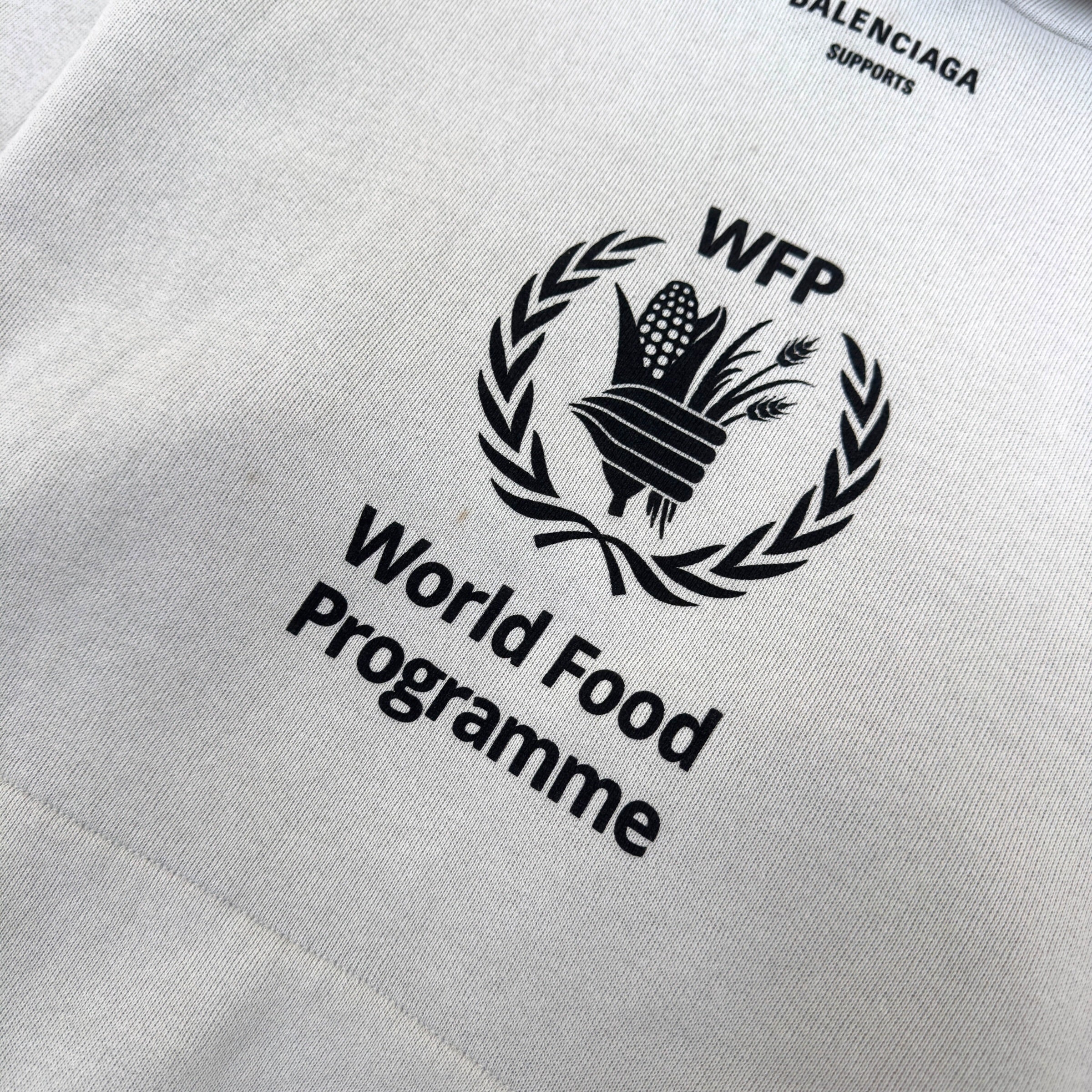 BALENCIAGA OVERSIZED WORLD FOOD PROGRAMME HOODIE WHITE XS