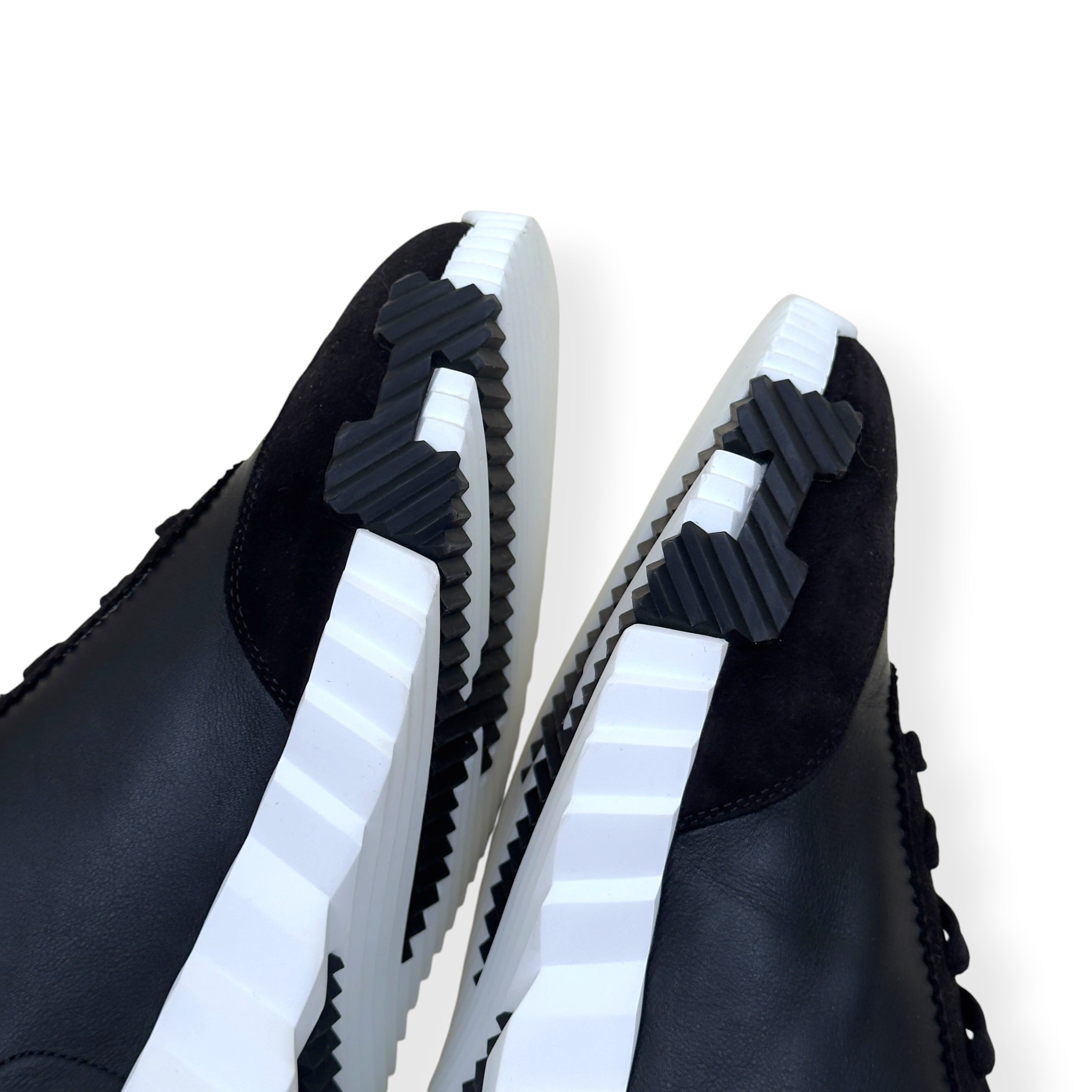 HERMÈS BOUNCING SNEAKER BLACK / WHITE 45 / UK11