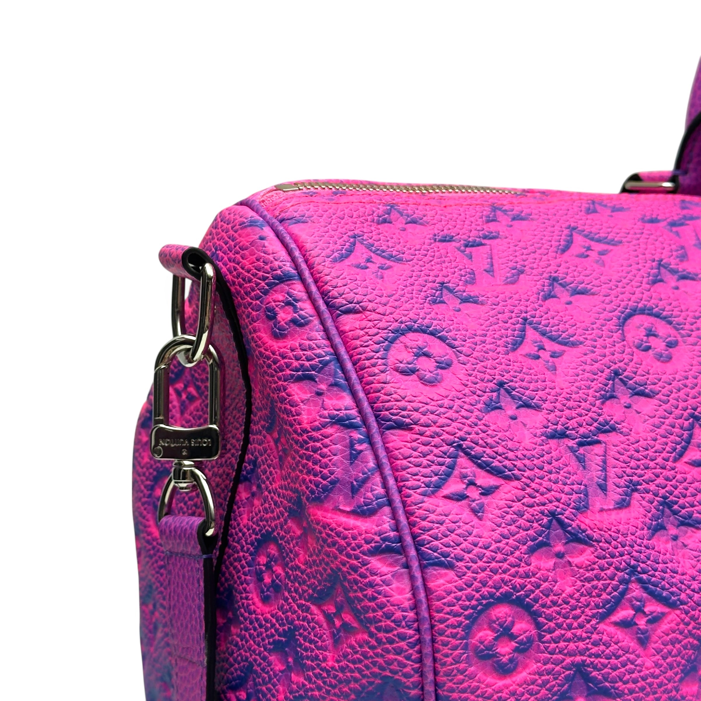 LOUIS VUITTON KEEPALL BANDOULIÈRE TAURILLON ILLUSION BAG PINK / BLUE 50B