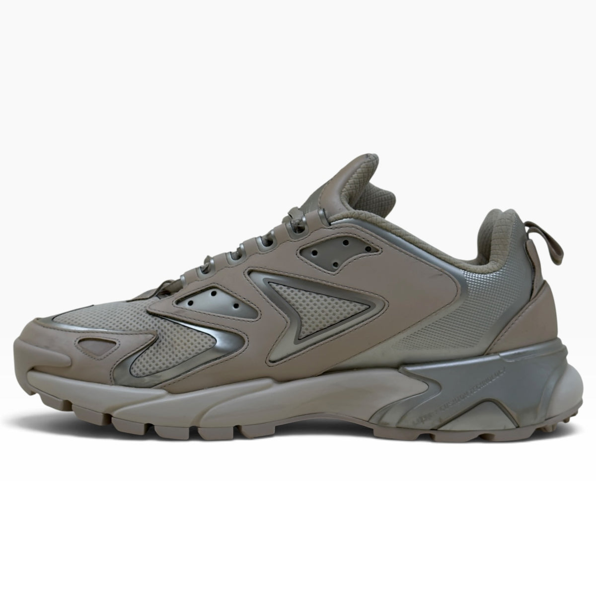 LOUIS VUITTON LV RUNNER TATIC TRAINERS BEIGE SILVER UK8