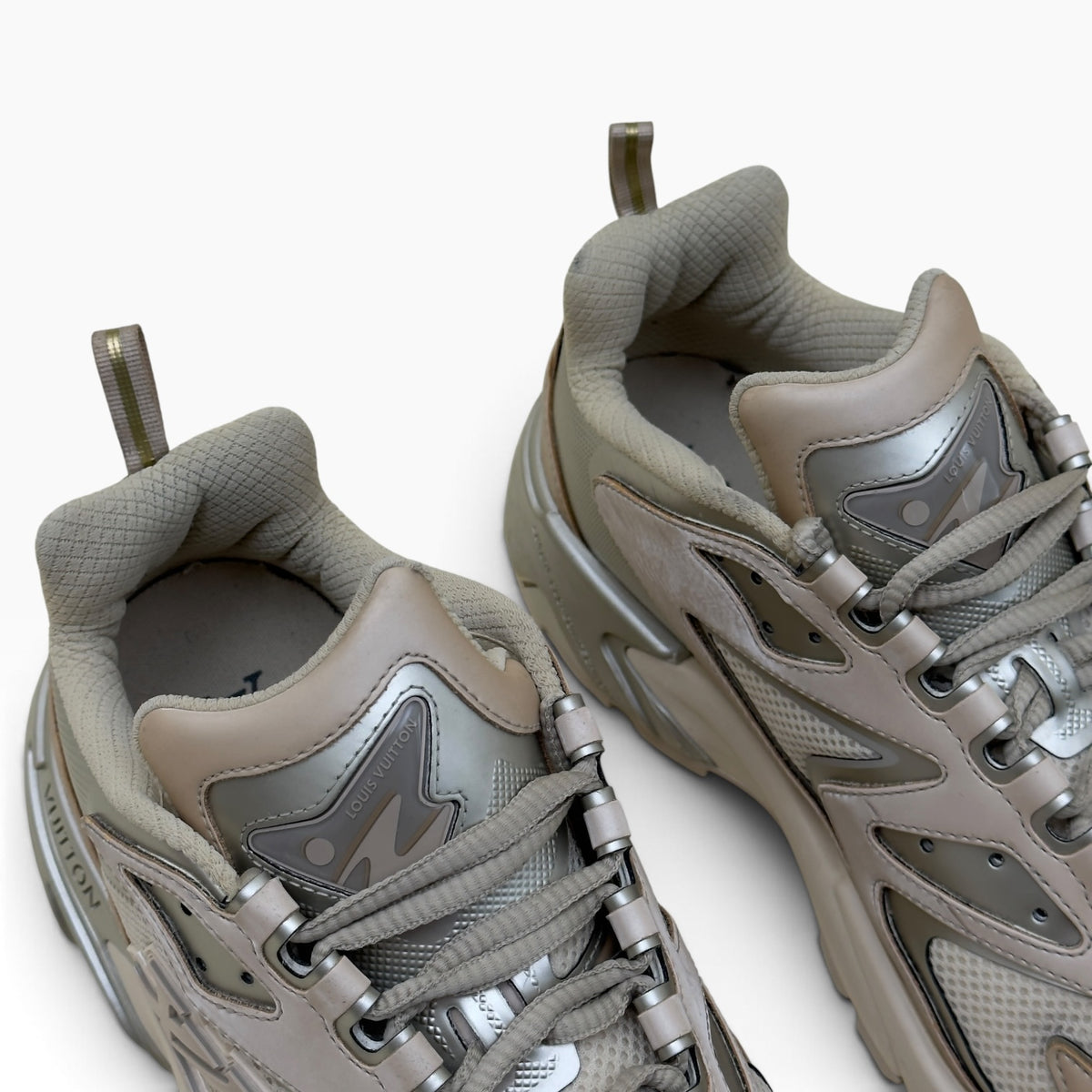 LOUIS VUITTON LV RUNNER TATIC TRAINERS BEIGE SILVER UK8