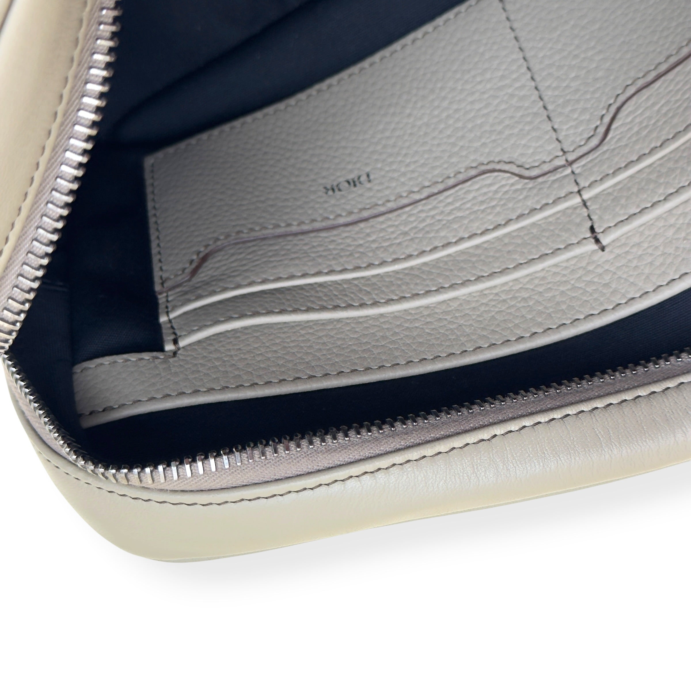 DIOR CD ICON GRAINED LEATHER ZIPPED POUCH TAUPE S