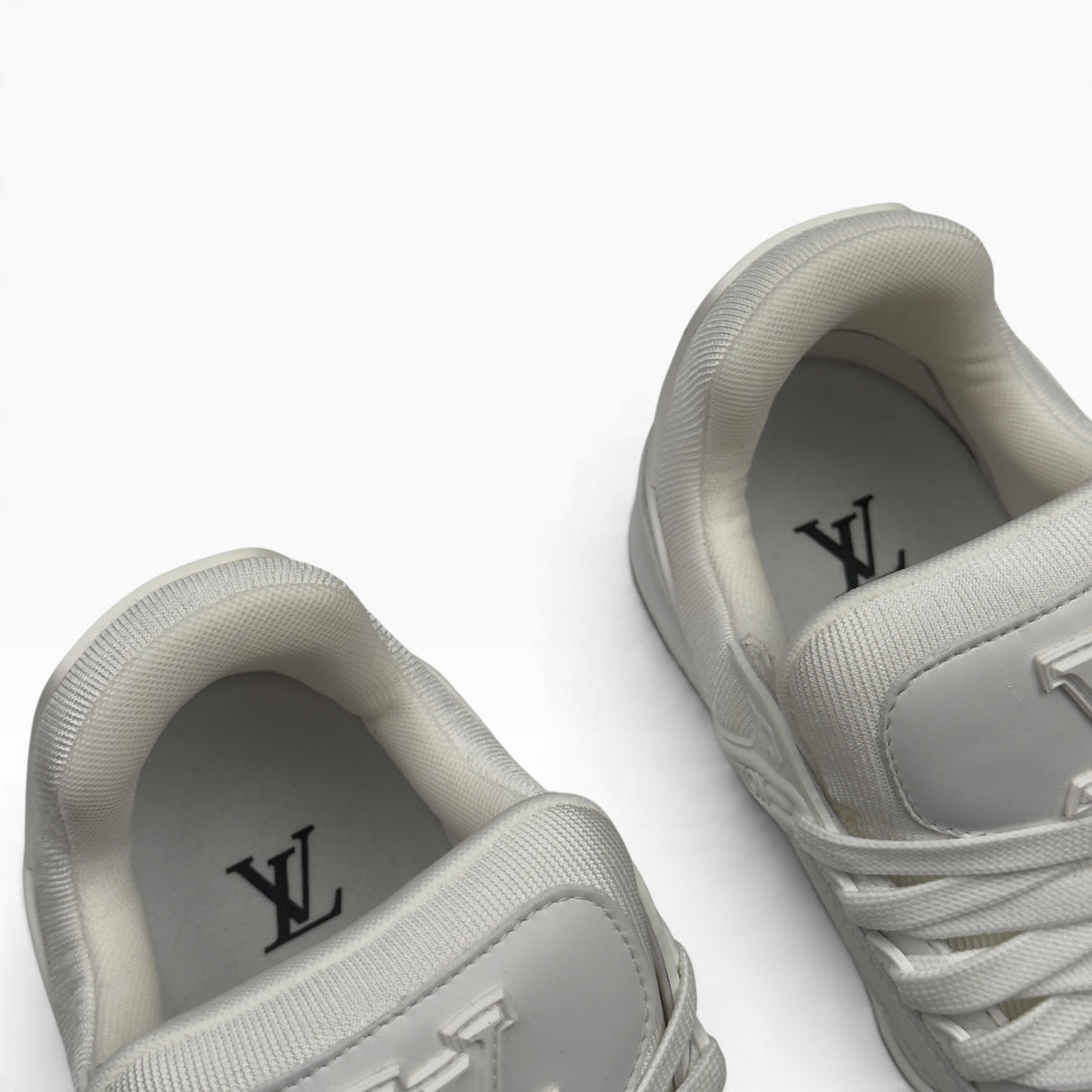 LOUIS VUITTON LEATHER LV TRAINER WHITE UK7.5