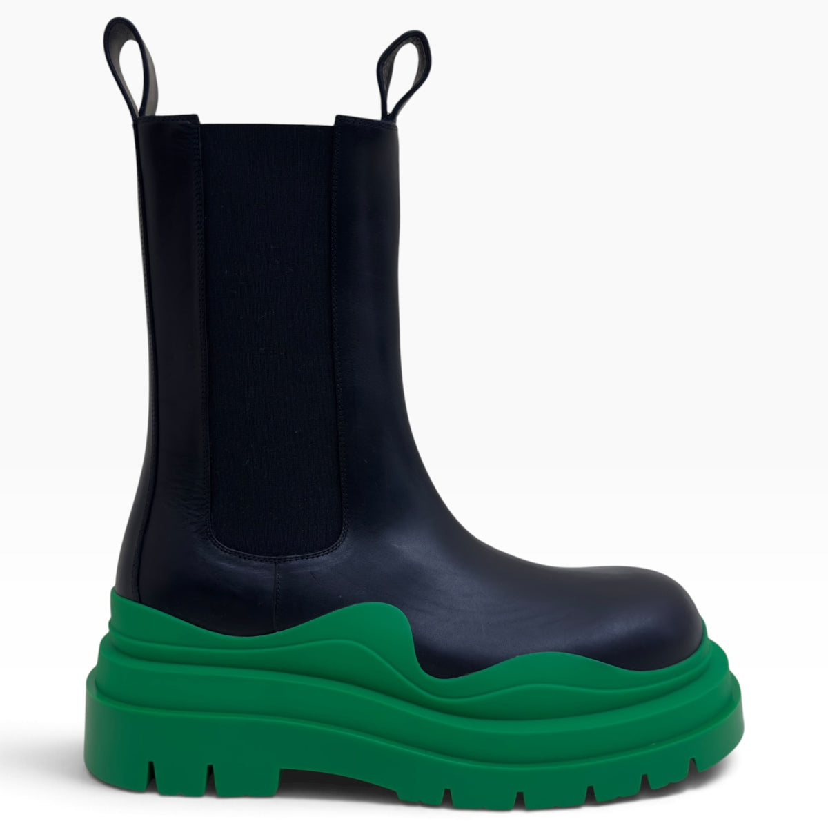 BOTTEGA VENETA TIRE CHELSEA BOOTS BLACK / GREEN 42 / UK8