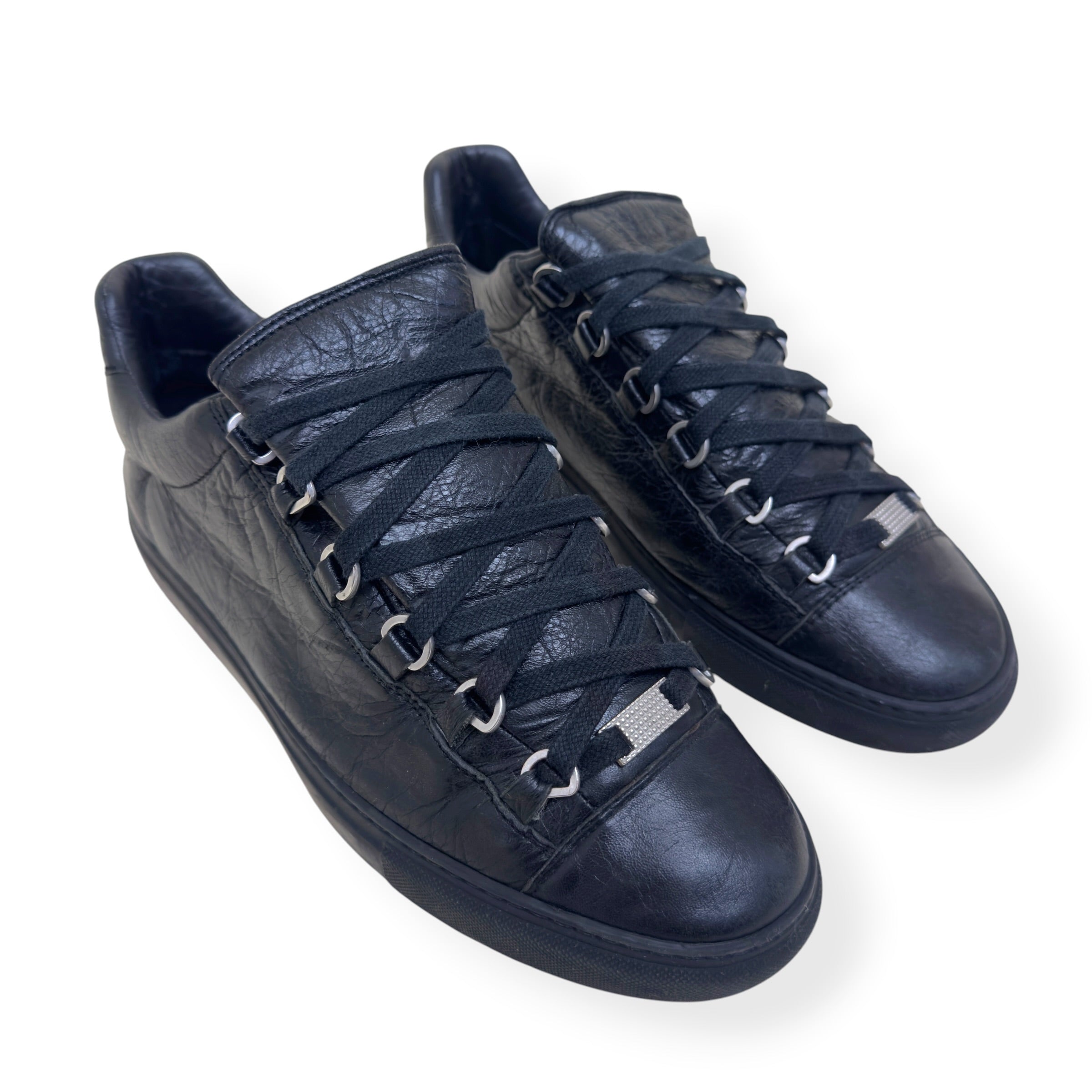 BALENCIAGA ARENA LOW TOP SNEAKER BLACK 40 / UK6