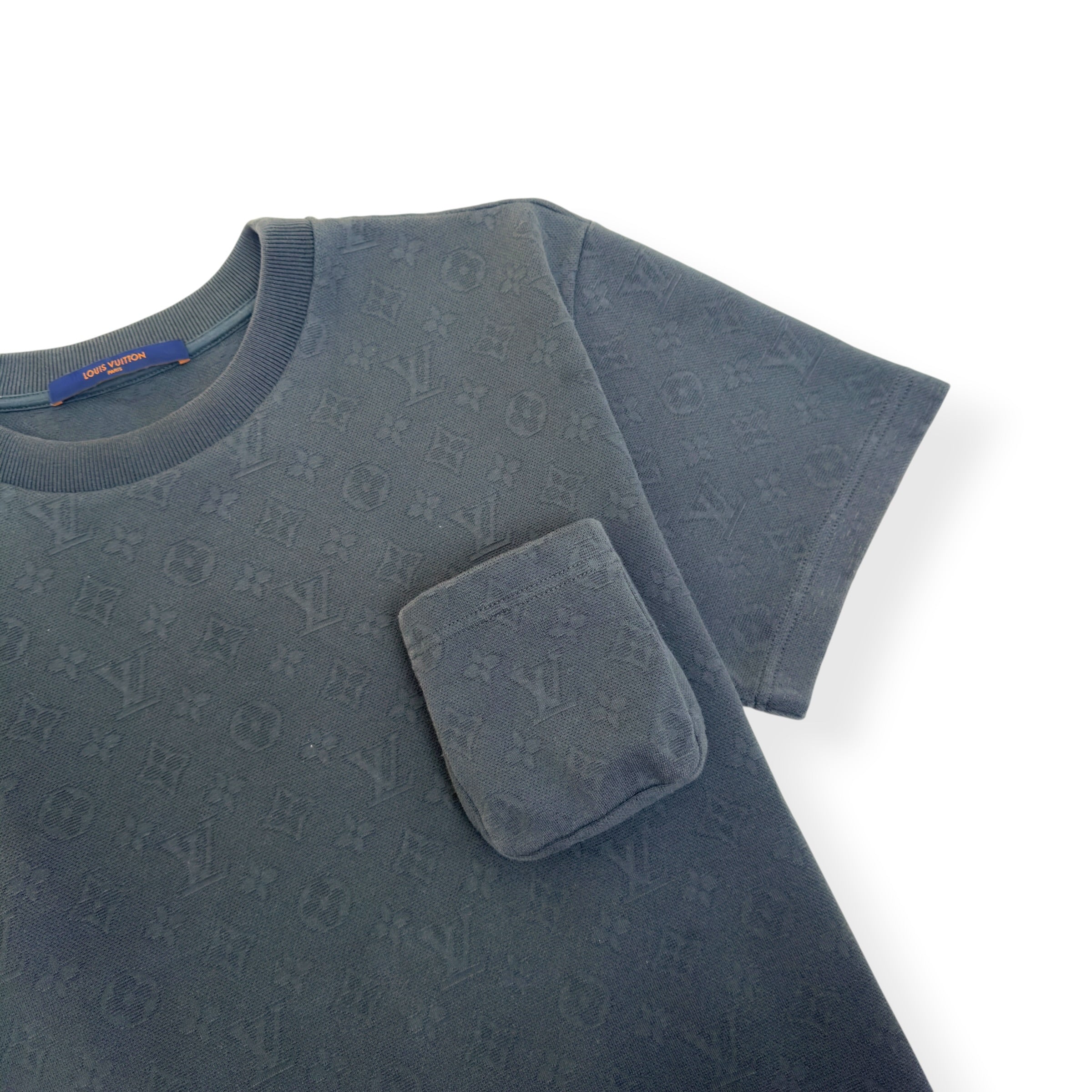 LOUIS VUITTON MONOGRAM SIGNATURE 3D POCKET T-SHIRT GREEN M