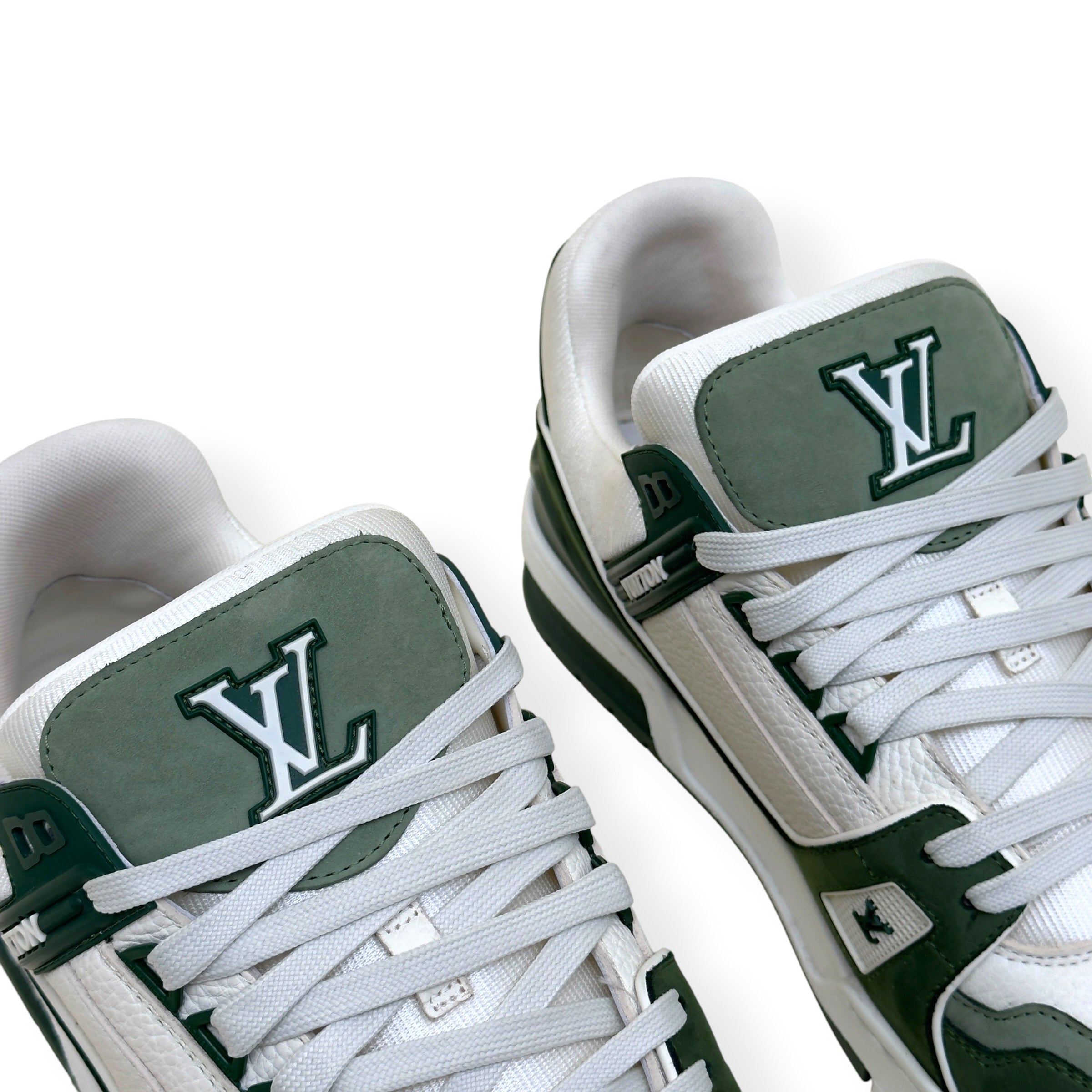 LOUIS VUITTON LEATHER LV TRAINER SNEAKER GREEN / WHITE UK10