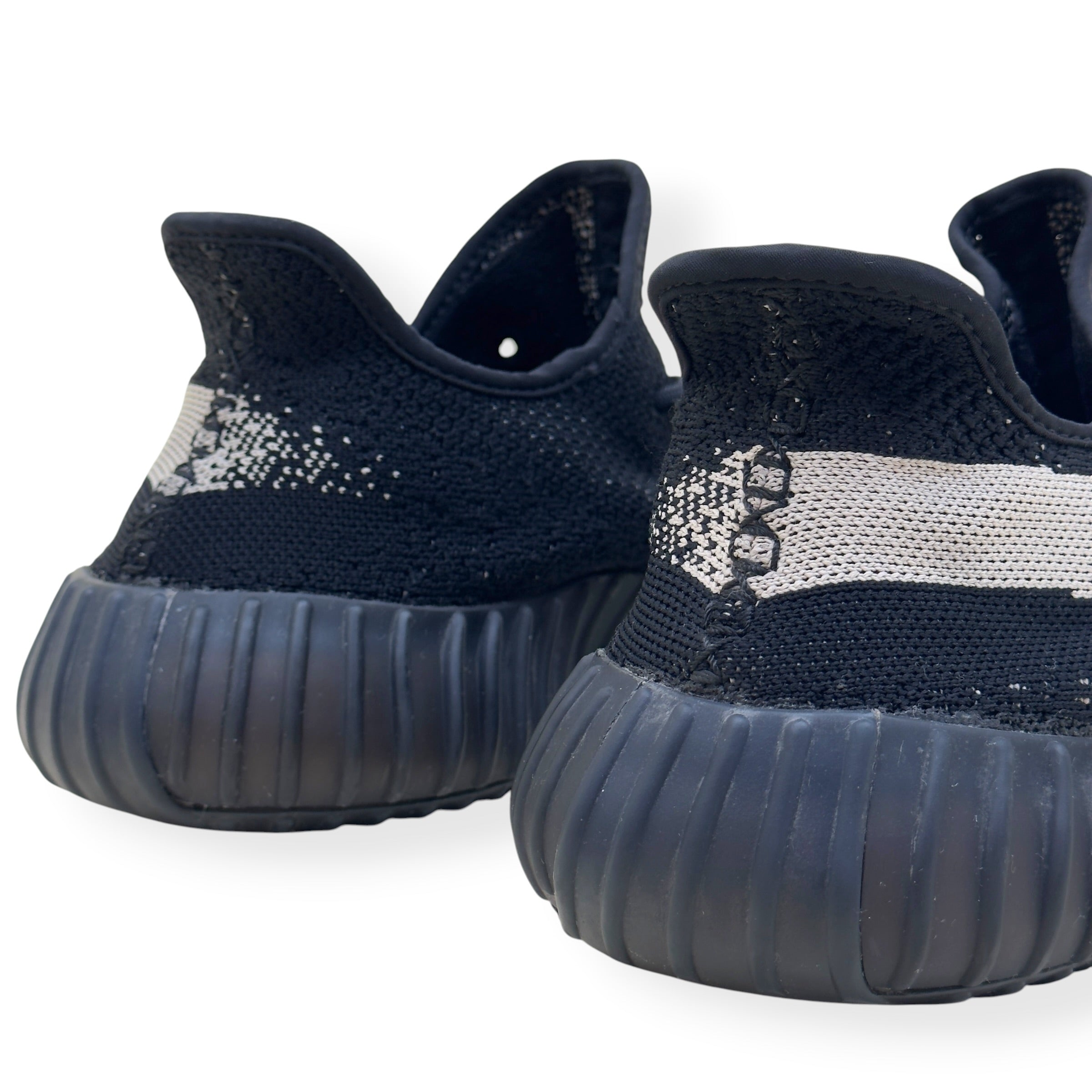 YEEZY BOOST 350 V2 OREO BLACK WHITE UK10.5