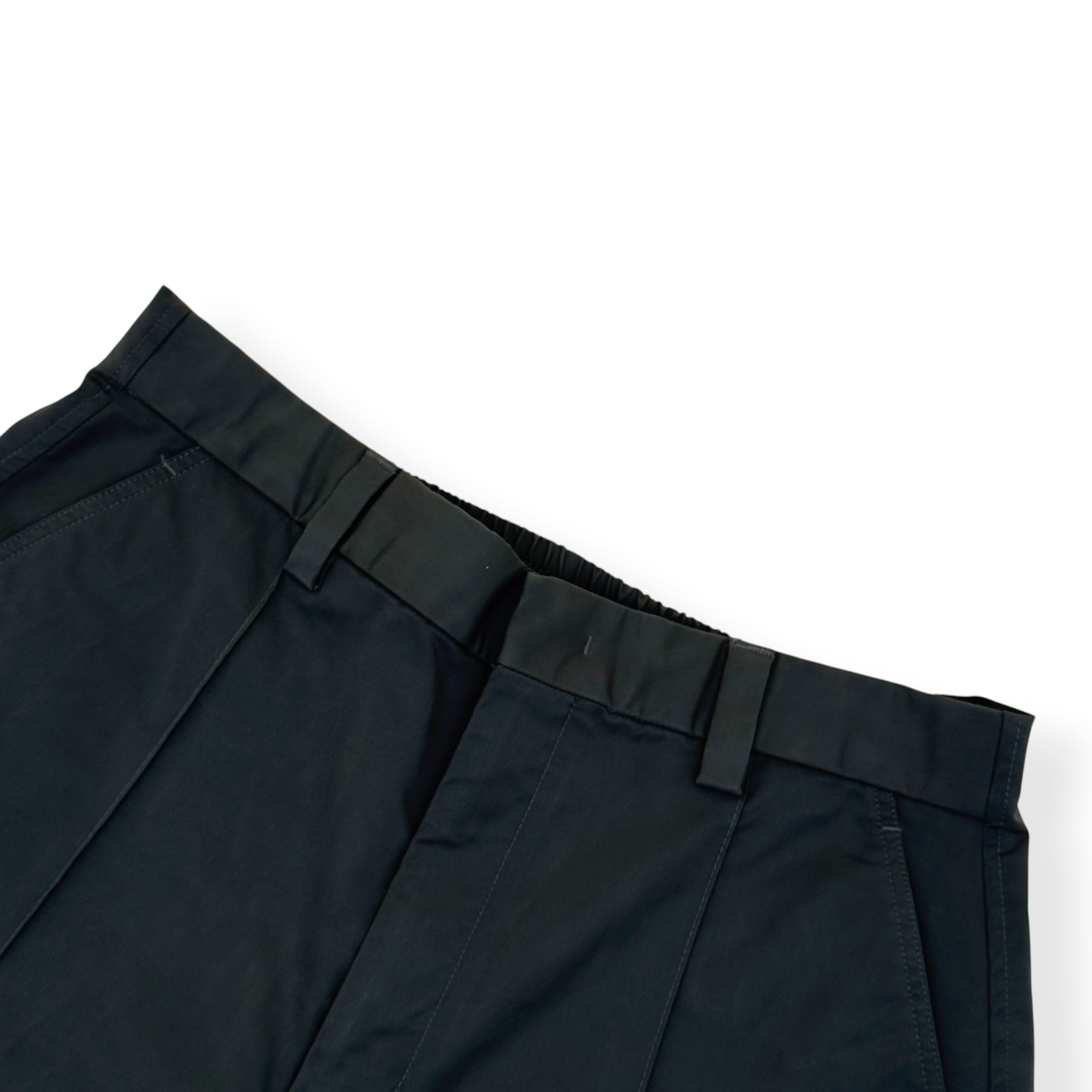 VALENTINO LOGO-PATCH TECHNICAL BERMUDA SHORTS KHAKI 48 / S