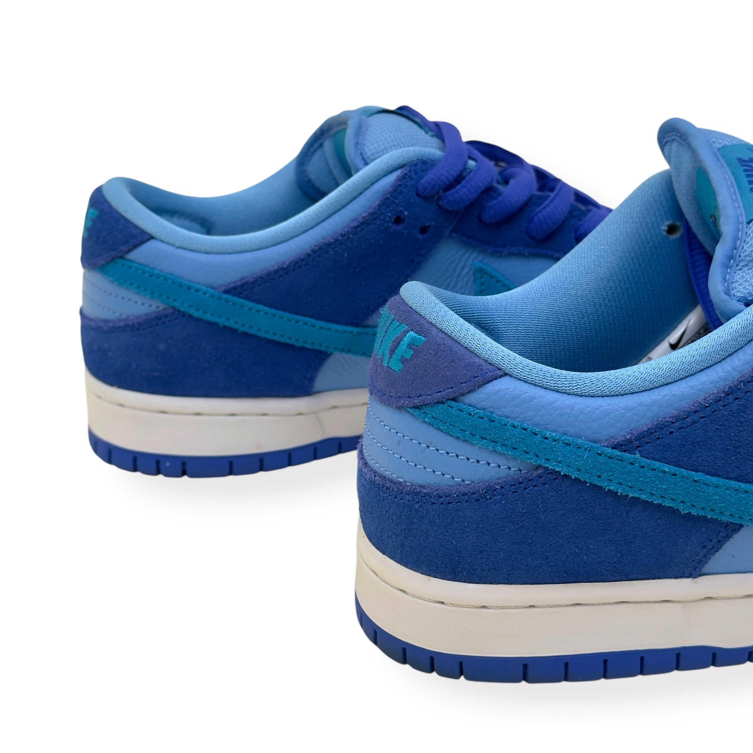 NIKE SB DUNK LOW TOP SNEAKER ‘BLUE RASPBERRY’ UK7
