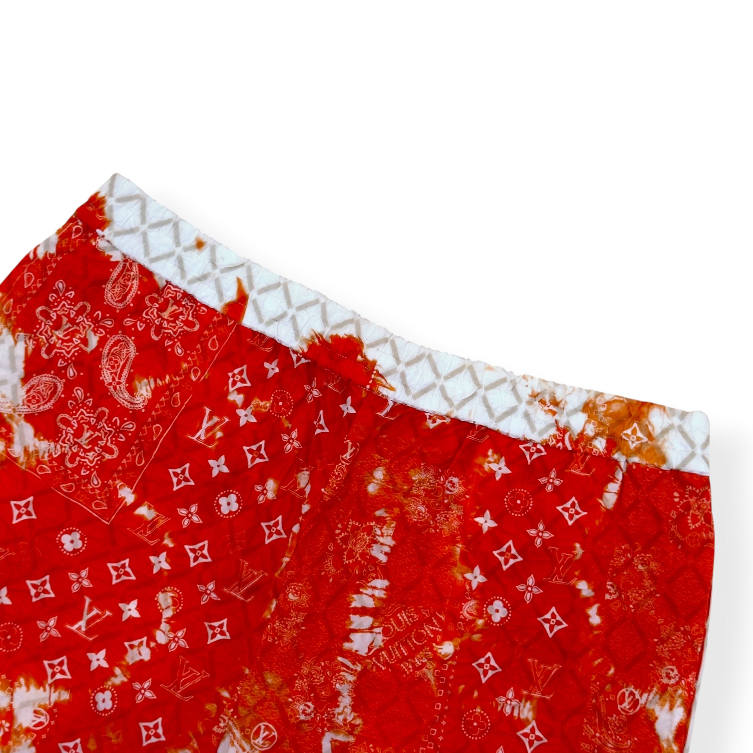 LOUIS VUITTON BANDANA MONOGRAM PRINT SHORTS RED / WHITE M