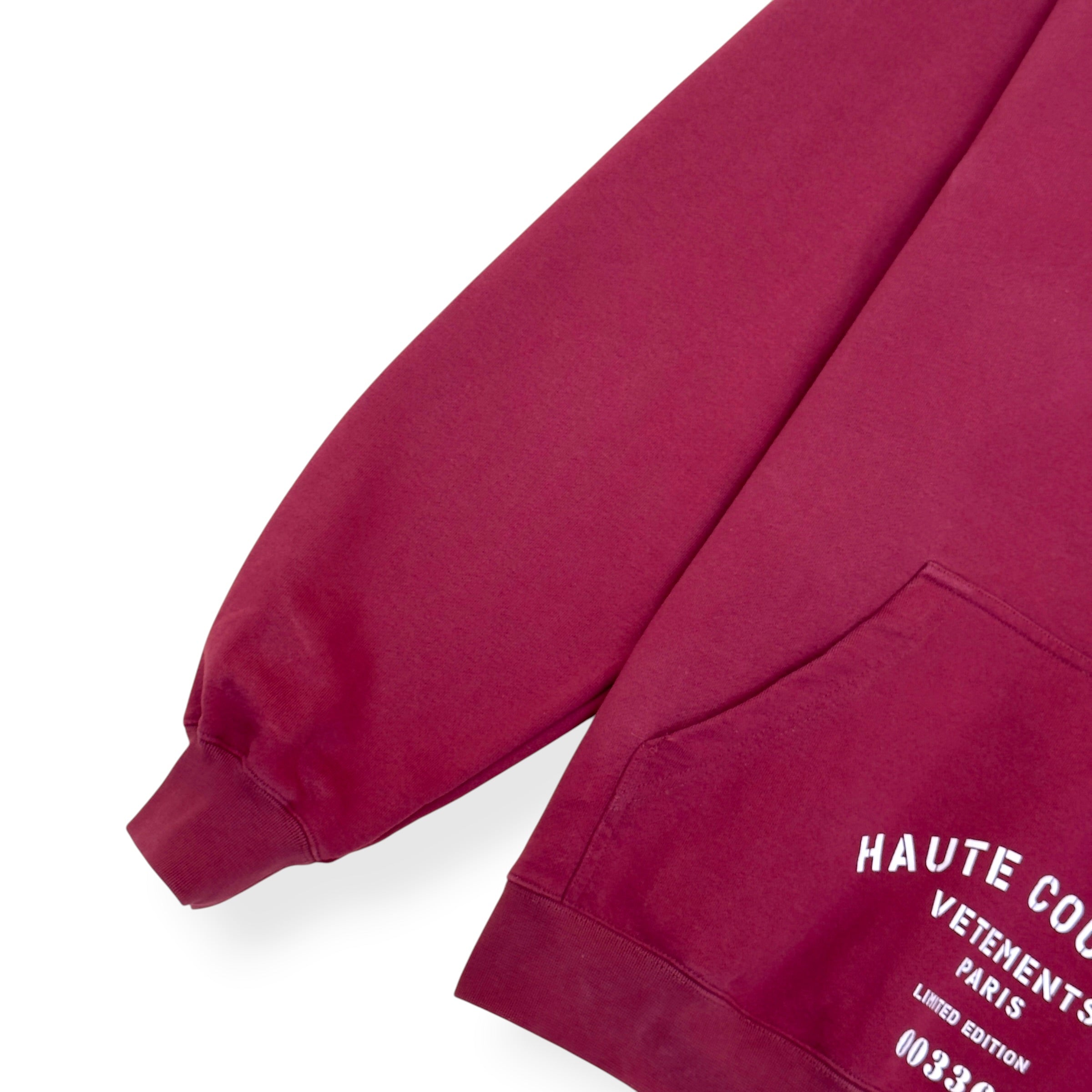 VETEMENTS OVERSIZED LOGO PRINT HOODIE BURGUNDY M