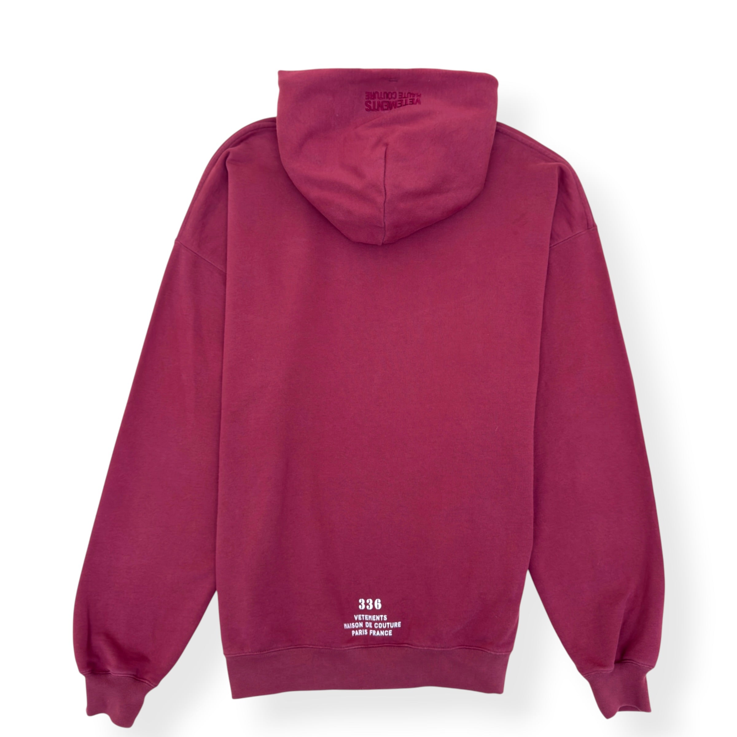 VETEMENTS OVERSIZED LOGO PRINT HOODIE BURGUNDY M
