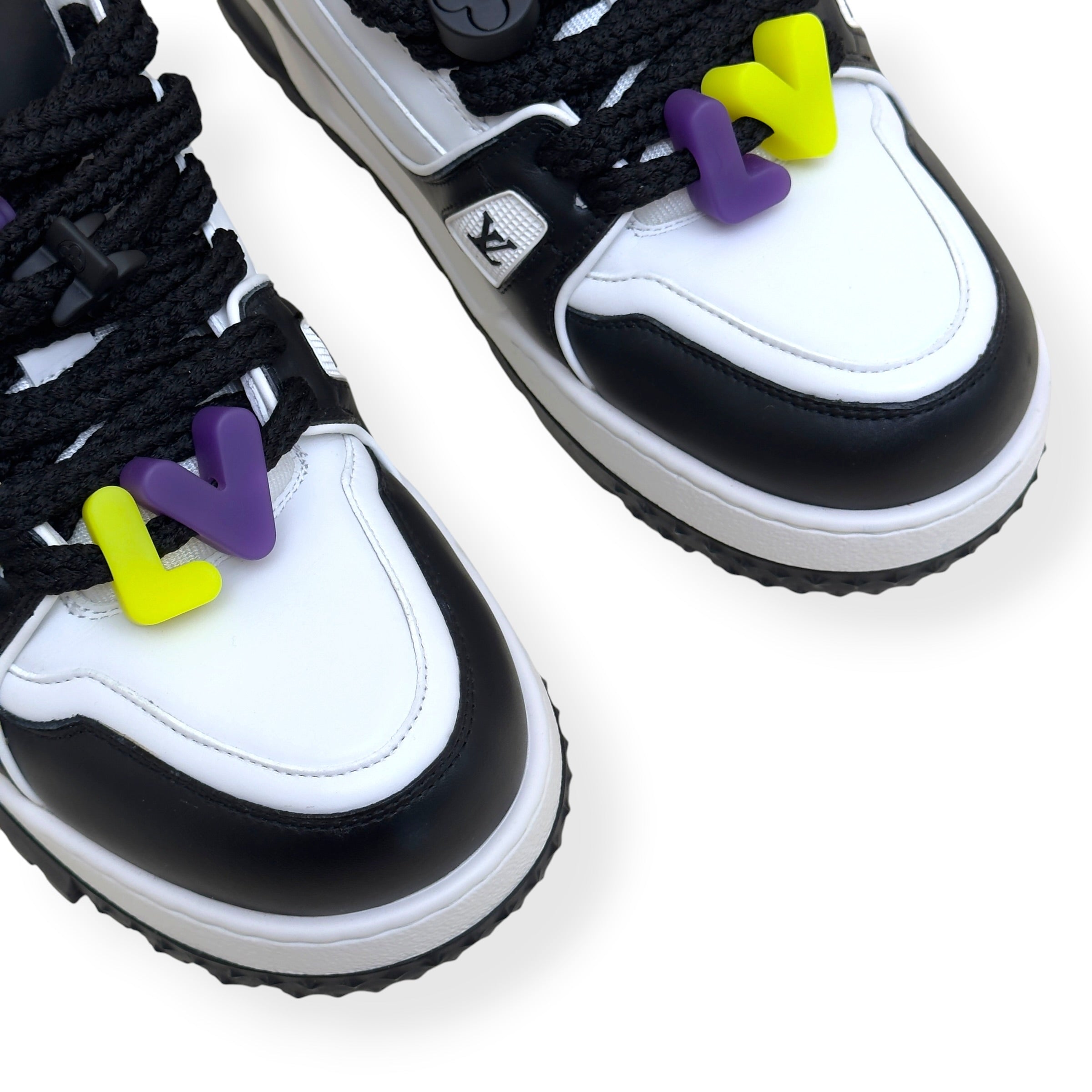 LOUIS VUITTON MAXI LV TRAINER SNEAKER BLACK / WHITE UK9.5