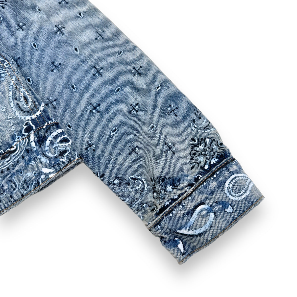 AMIRI SLIM-FIT DISTRESSED BANDANA-PRINT DENIM JACKET BLUE M