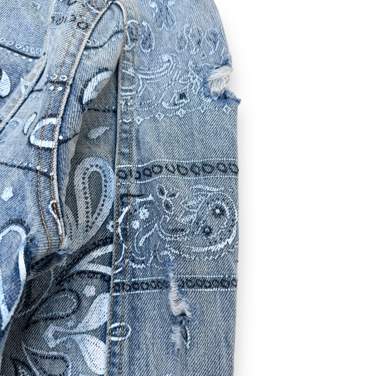 AMIRI SLIM-FIT DISTRESSED BANDANA-PRINT DENIM JACKET BLUE M