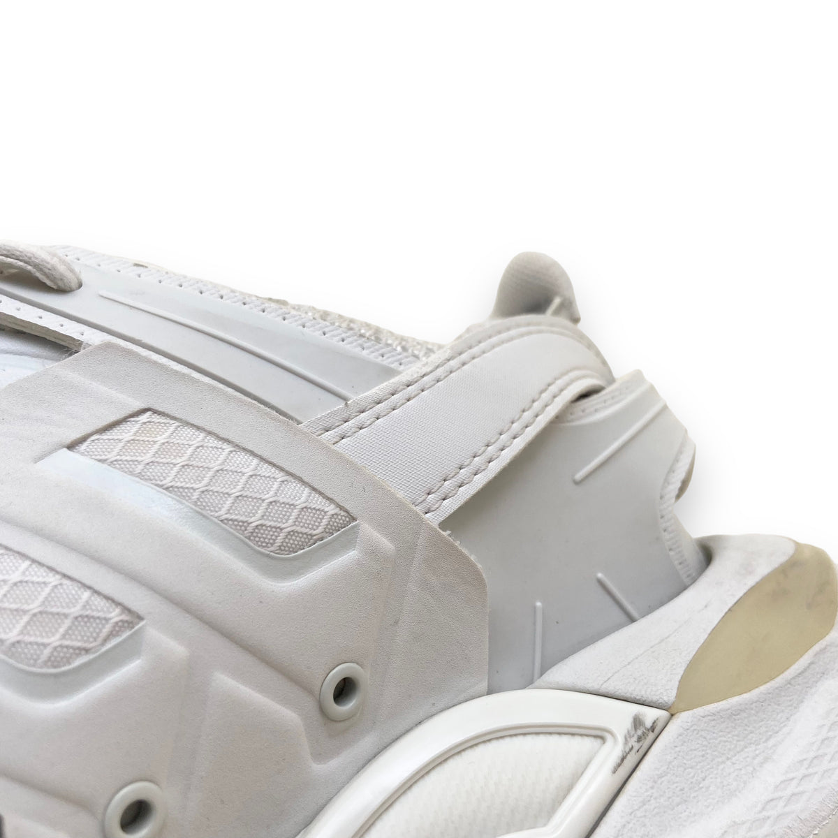BALENCIAGA TRACK RUNNER SNEAKERS WHITE UK7