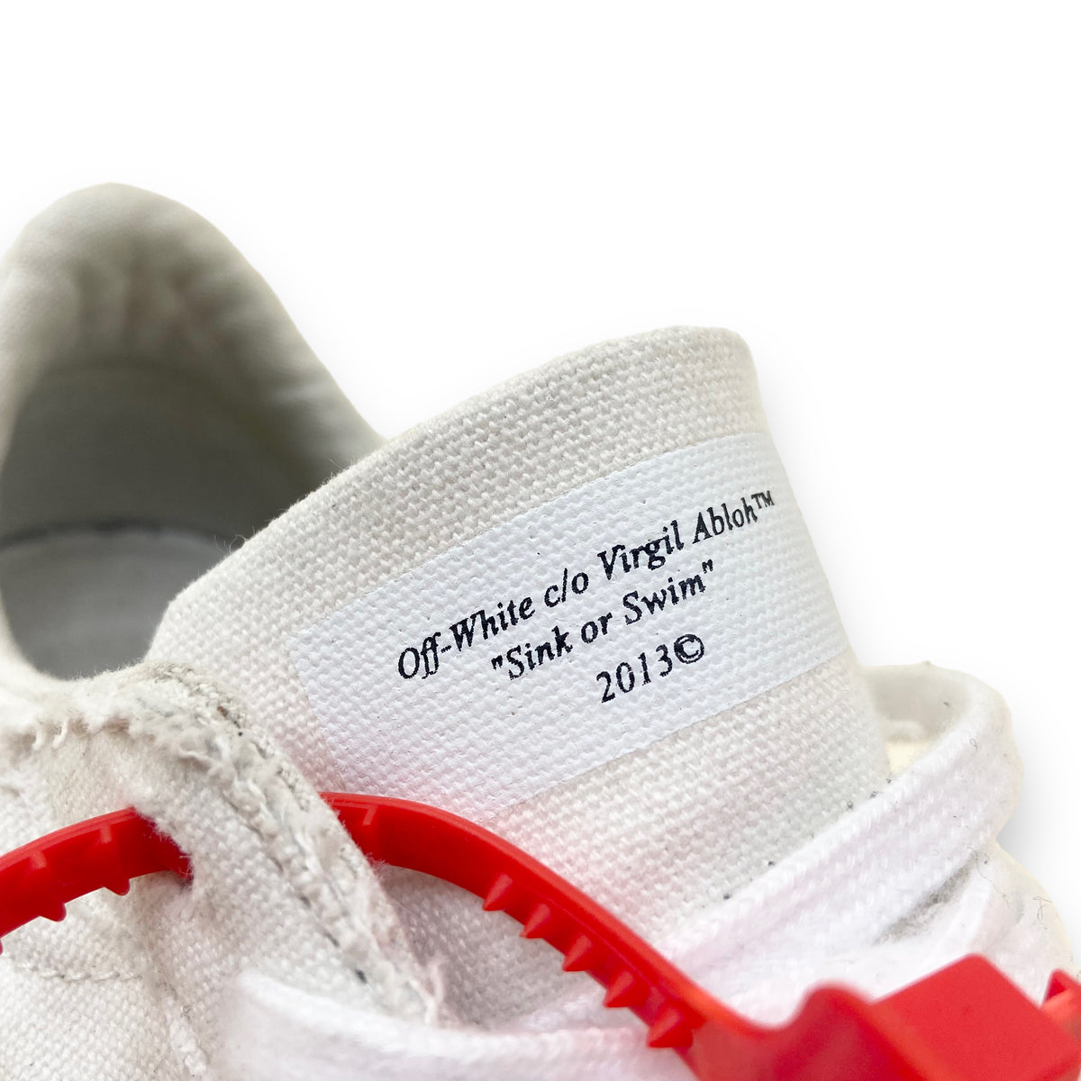 OFF-WHITE LOW TOP SNEAKERS WHITE UK7