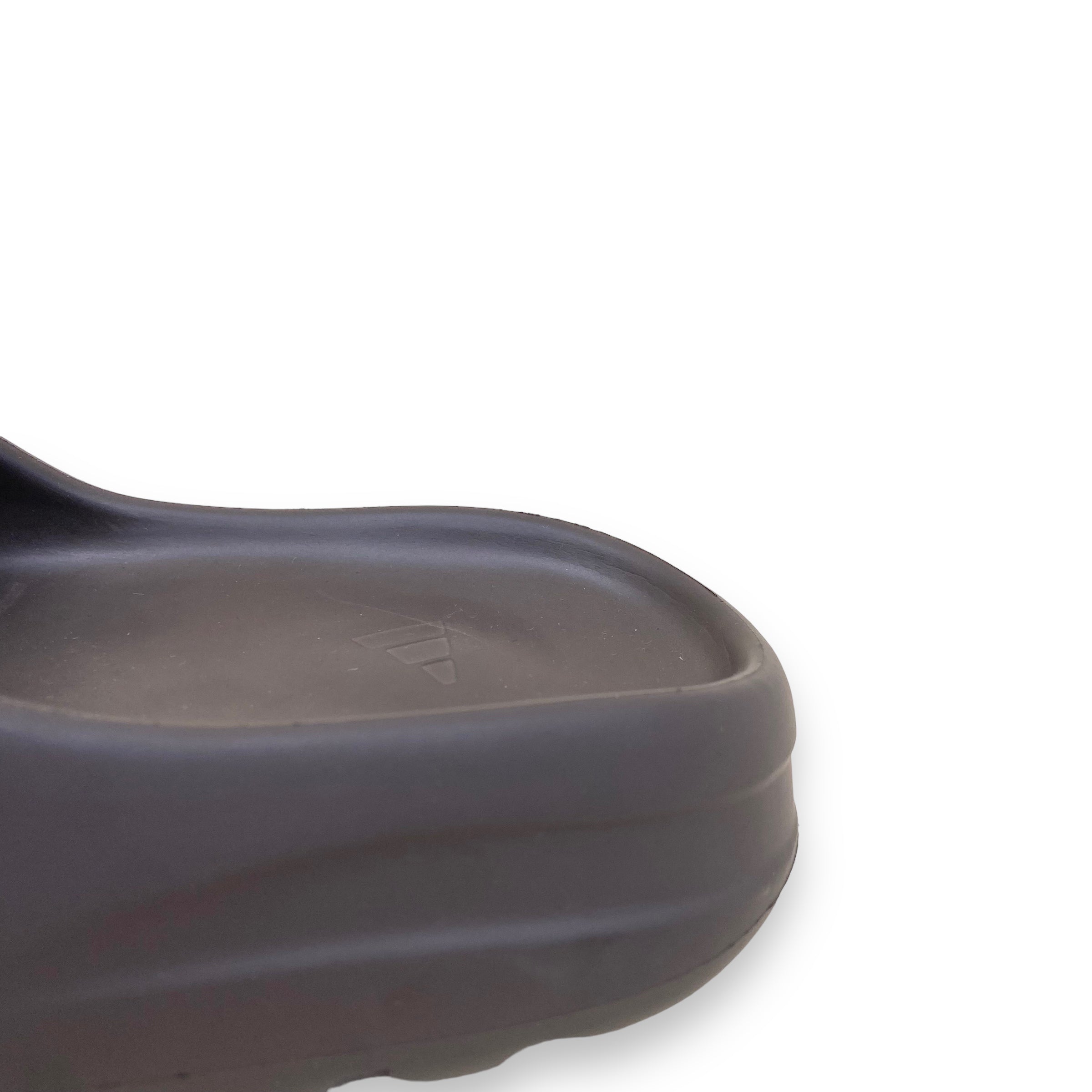 YEEZY SLIDES SOOT UK11