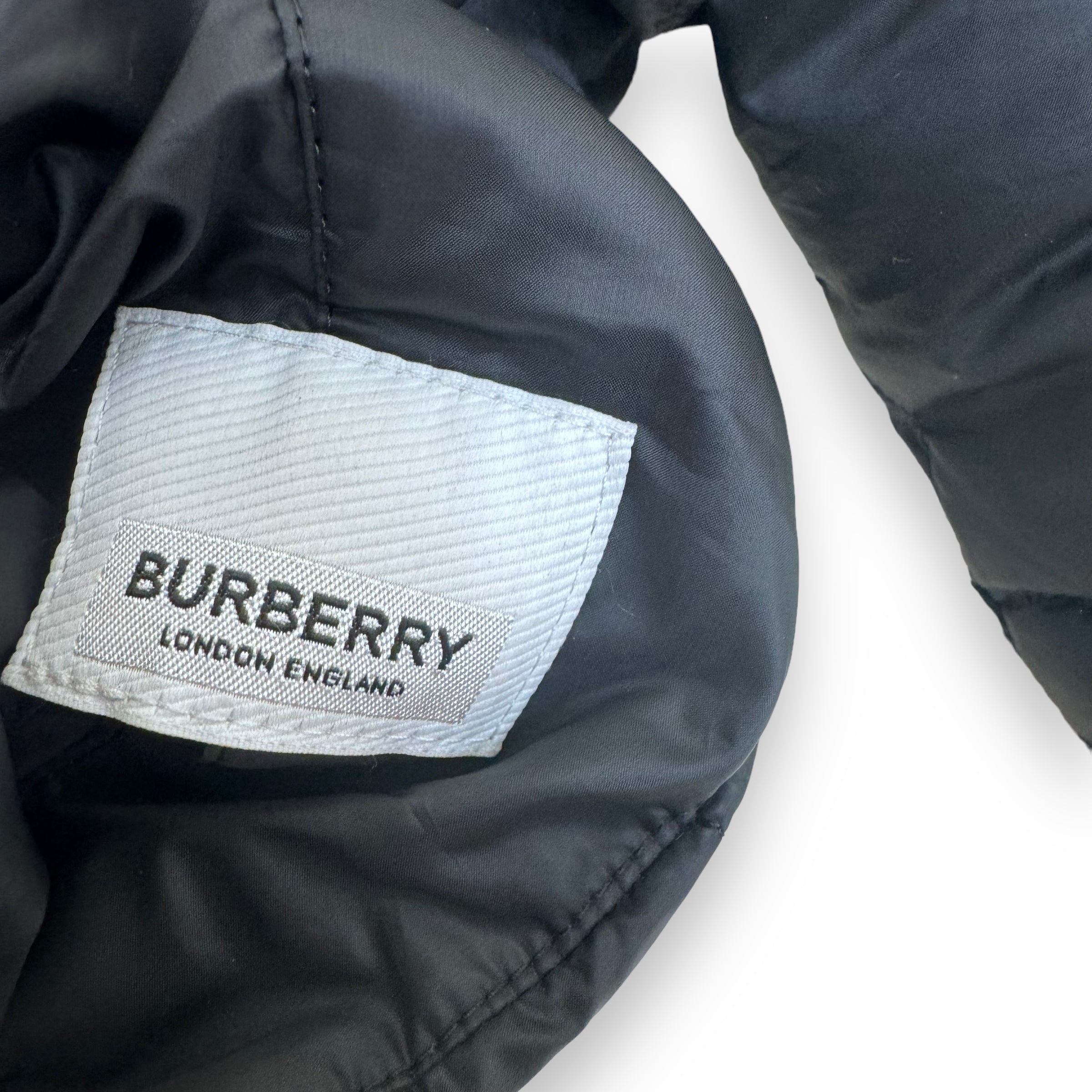 BURBERRY VINTAGE CHECK REVERSIBLE POLYESTER PUFFER JACKET BEIGE / BLACK AGE2