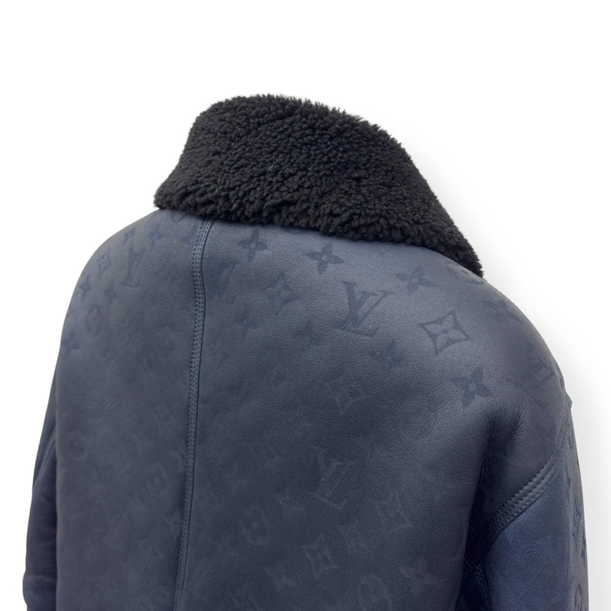 LOUIS VUITTON MONOGRAM SHEARLING JACKET BLUE / BLACK 52 / L
