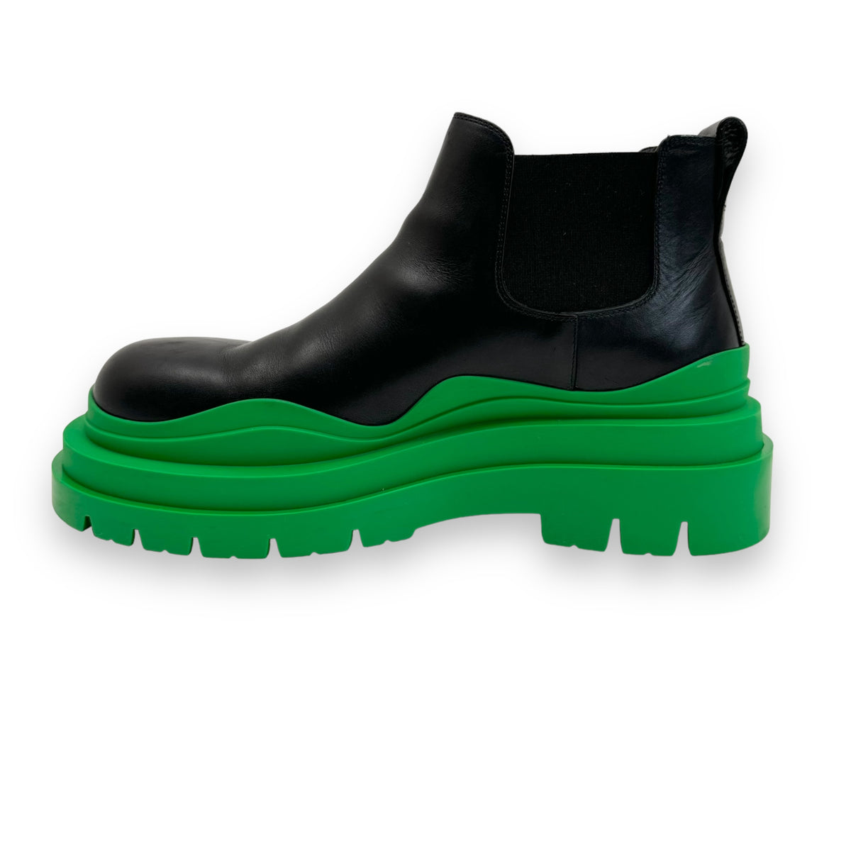 BOTTEGA VENETA TIRE ANKLE LEATHER CHELSEA BOOTS BLACK / GREEN UK7