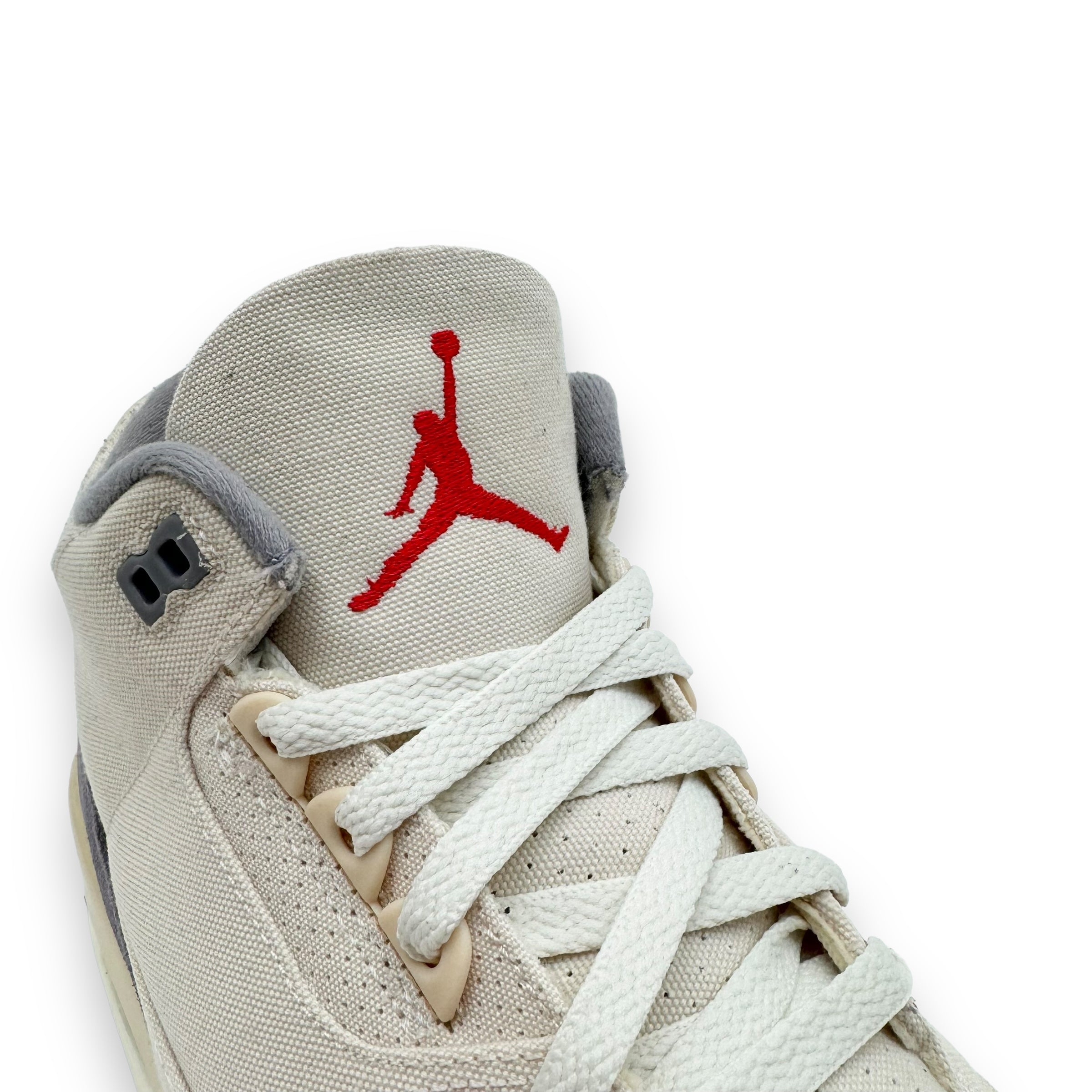 AIR JORDAN 3 RETRO SNEAKER 'MUSLIN' CREAM / RED UK8.5