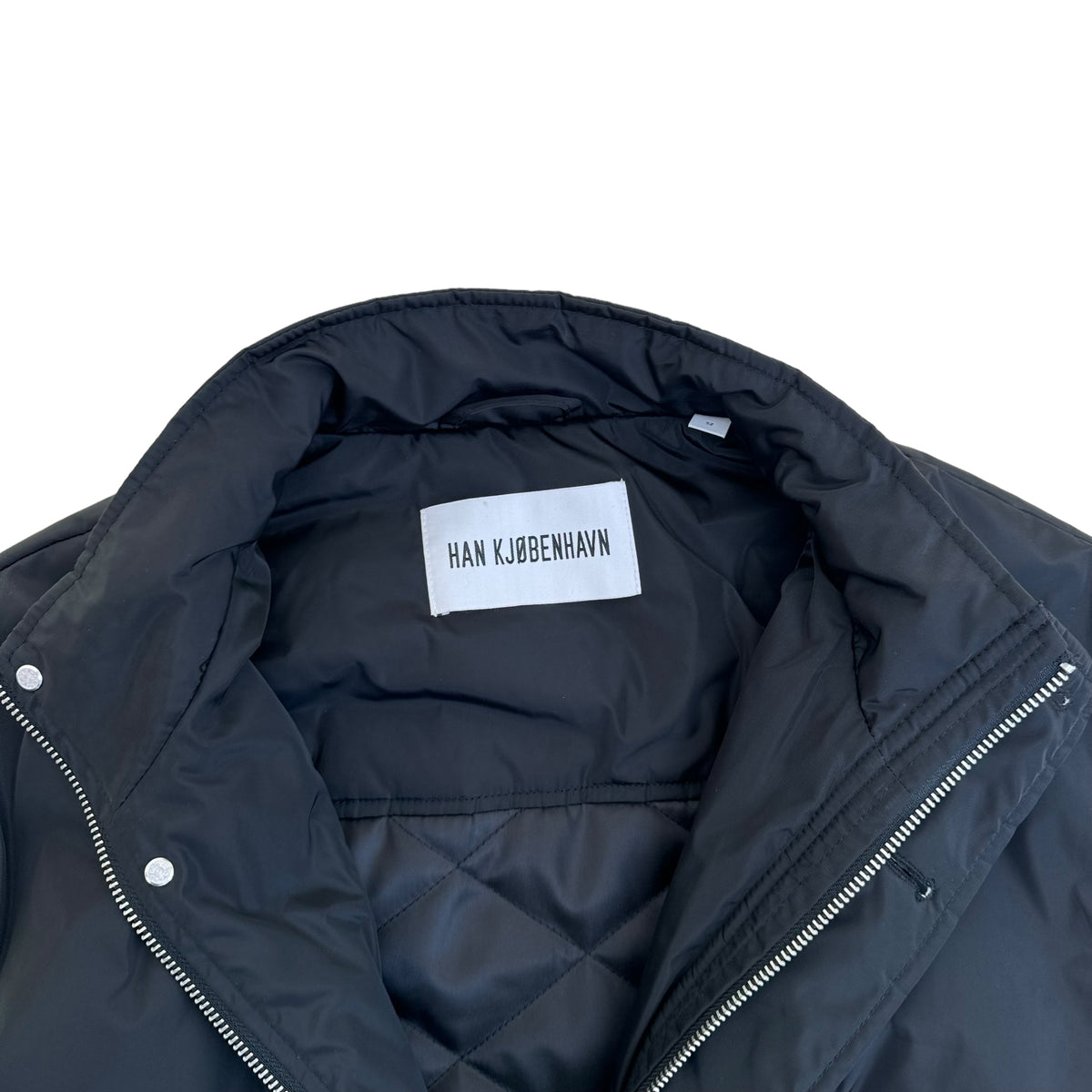HAN KJØBENHAVN NYLON PADDED LOGO BUTTON COAT BLACK XL