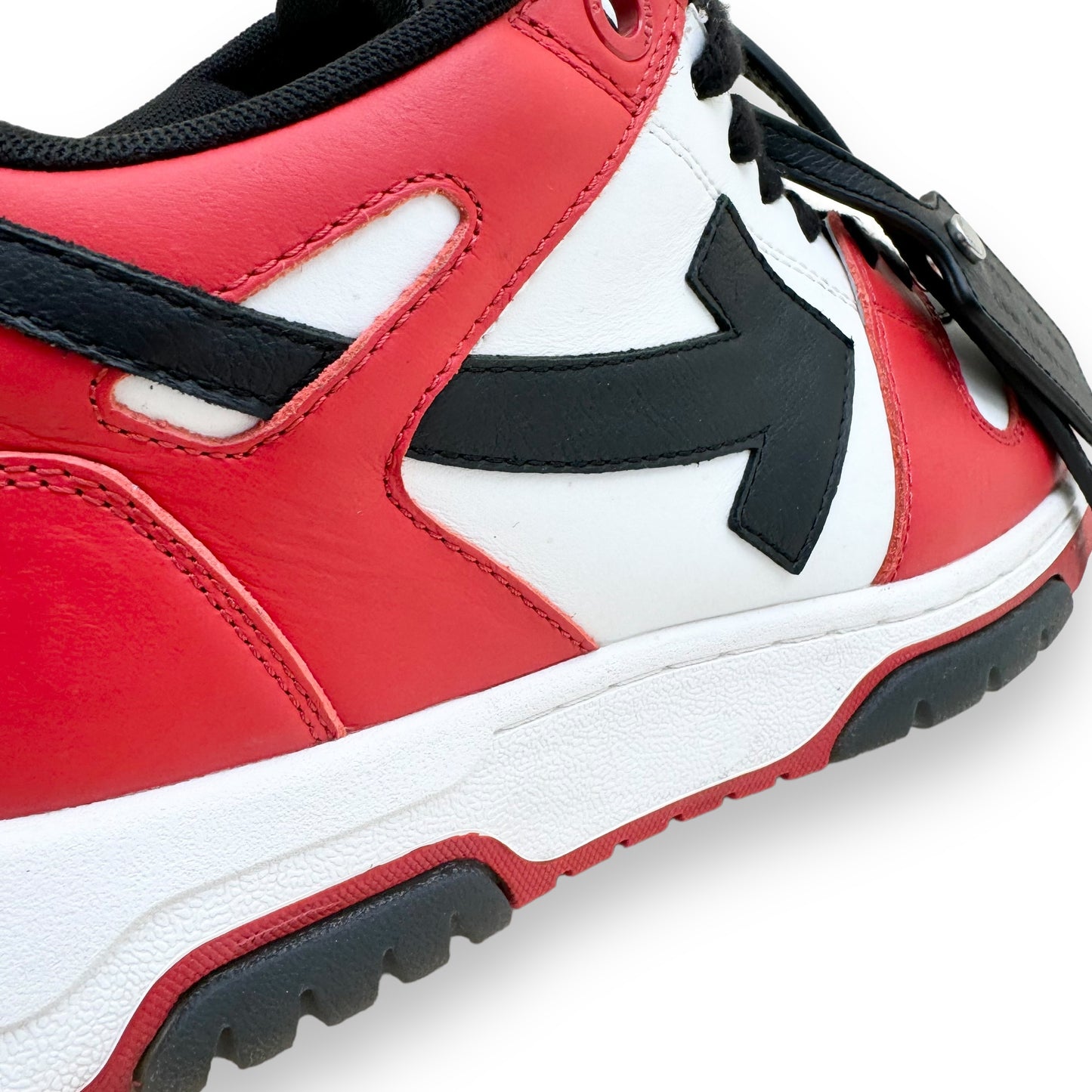 OFF-WHITE OUT OF OFFICE SNEAKER RED / BLACK UK9
