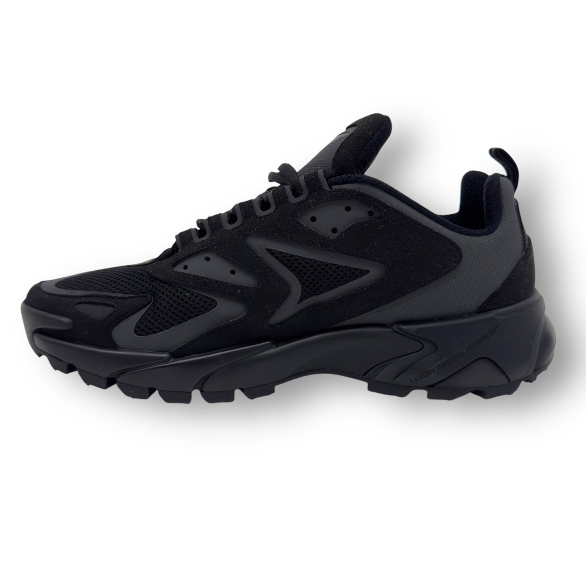 LOUIS VUITTON LV RUNNER TATIC SNEAKER BLACK UK7.5