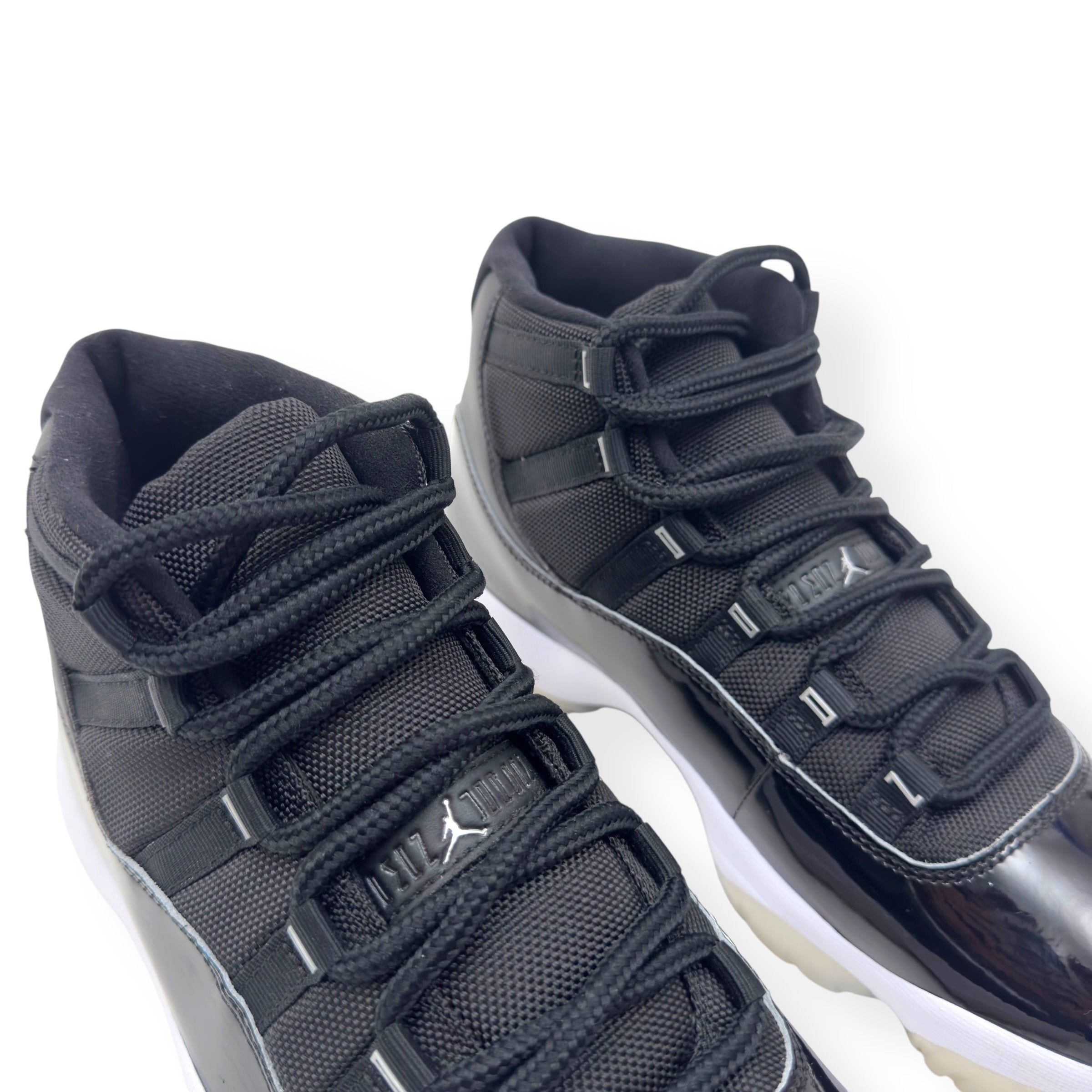 JORDAN 11 RETRO SNEAKER JUBILEE UK9.5