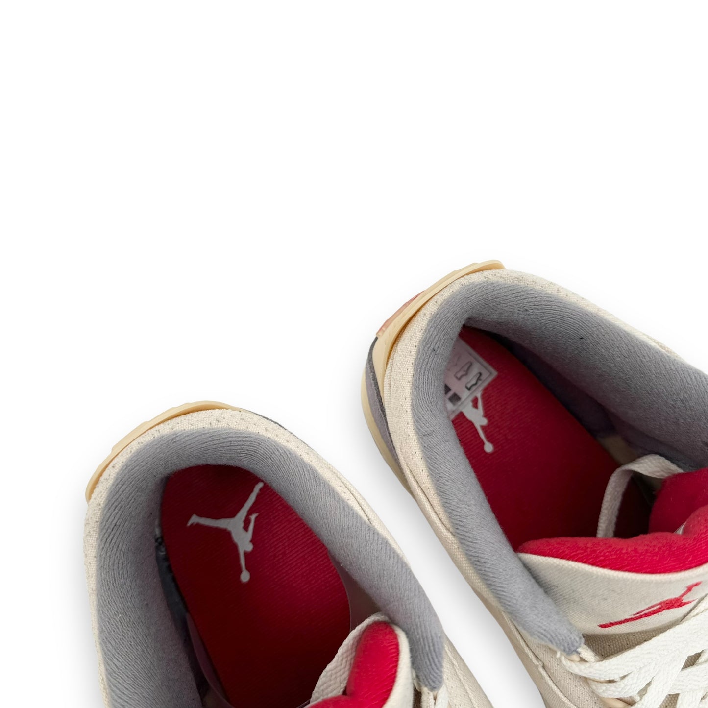 AIR JORDAN 3 RETRO SNEAKER 'MUSLIN' CREAM / RED UK8.5