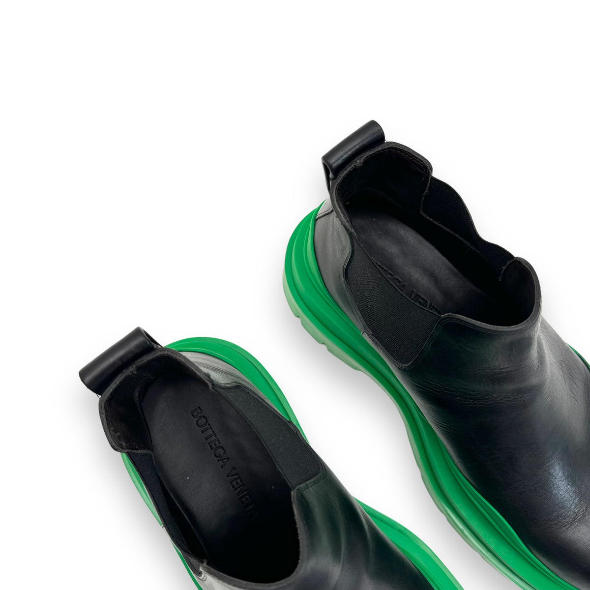 BOTTEGA VENETA TIRE ANKLE LEATHER CHELSEA BOOTS BLACK / GREEN UK7