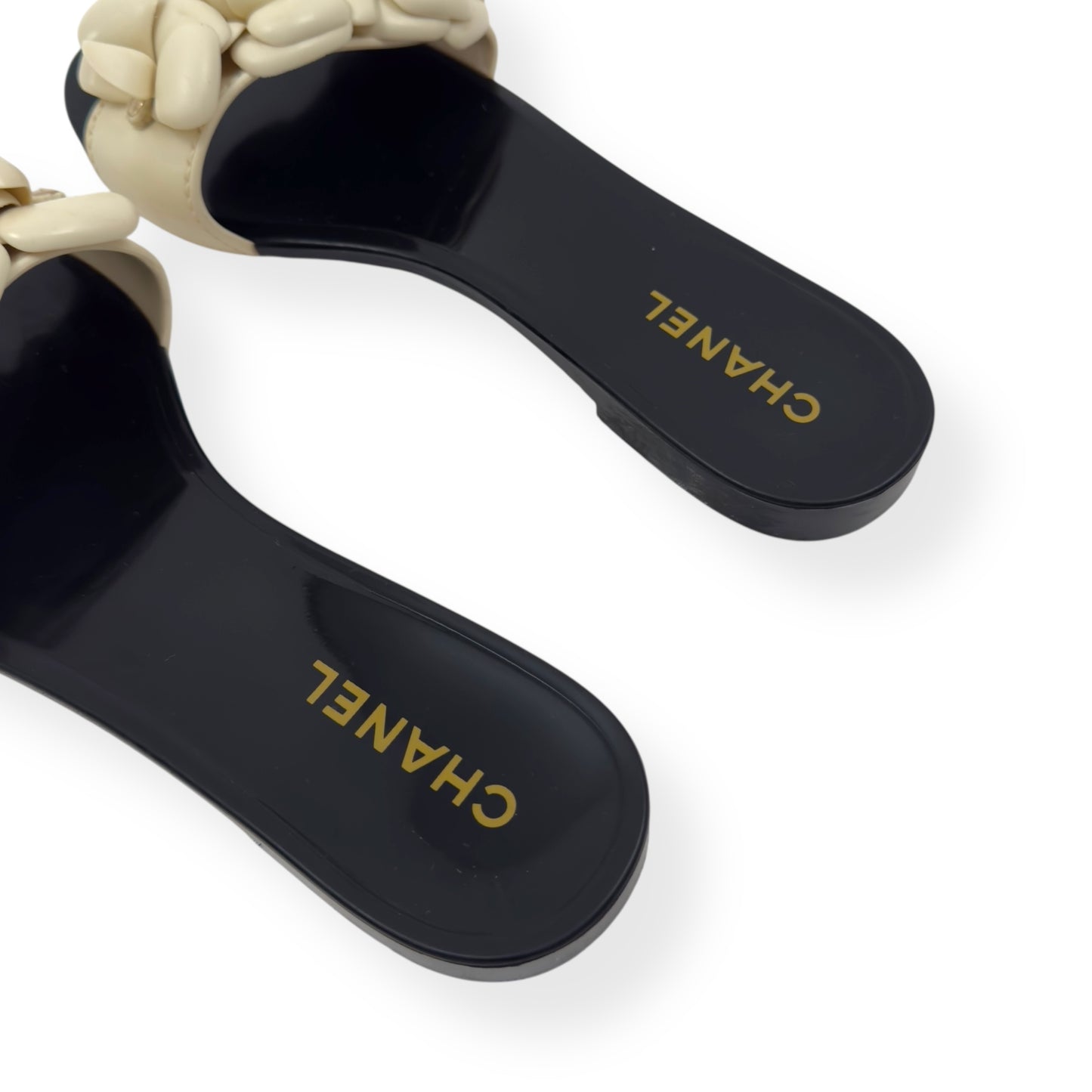 CHANEL CAMELLIA FLOWER RUBBER SANDALS BLACK / CREAM 38 / UK5