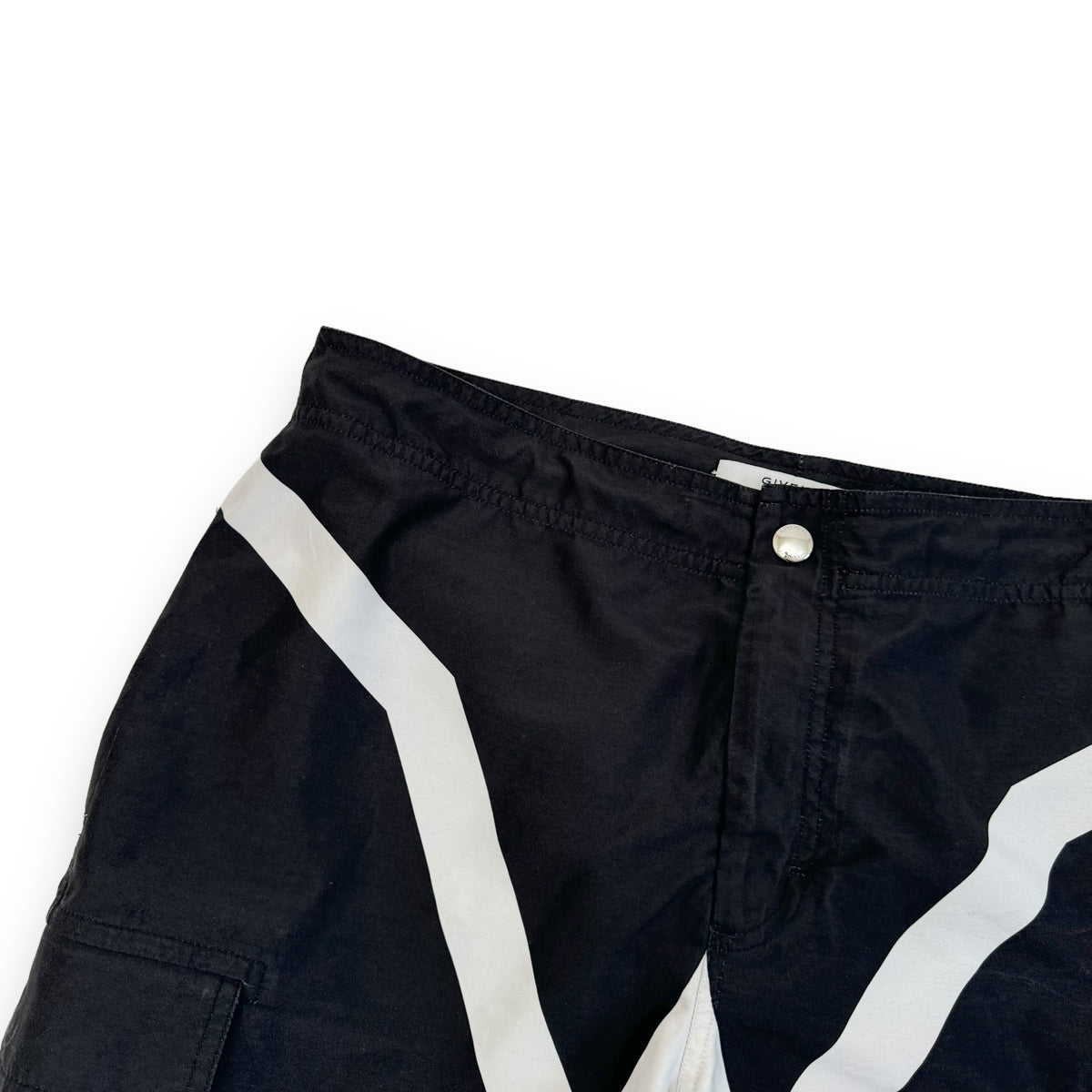 GIVENCHY STAR PATCH SHORTS BLACK / WHITE M