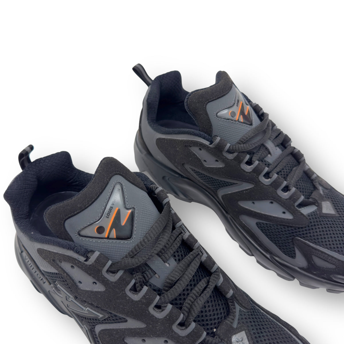 LOUIS VUITTON LV RUNNER TATIC SNEAKER BLACK UK7.5