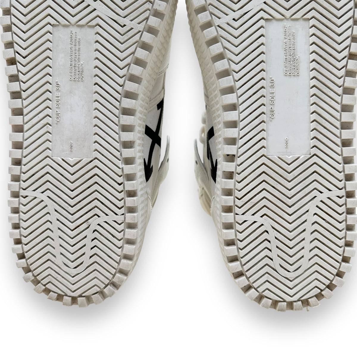 OFF-WHITE OFF-COURT LEATHER HIGH TOP SNEAKER WHITE UK9