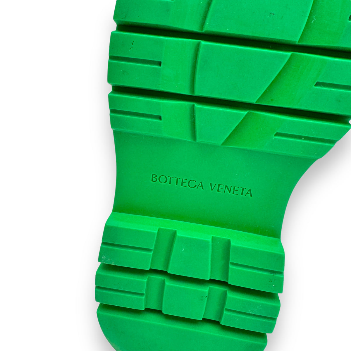 BOTTEGA VENETA TIRE ANKLE LEATHER CHELSEA BOOTS BLACK / GREEN UK7