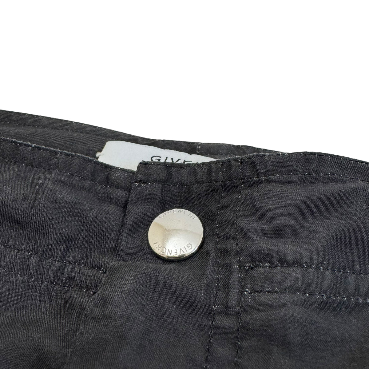GIVENCHY STAR PATCH SHORTS BLACK / WHITE M