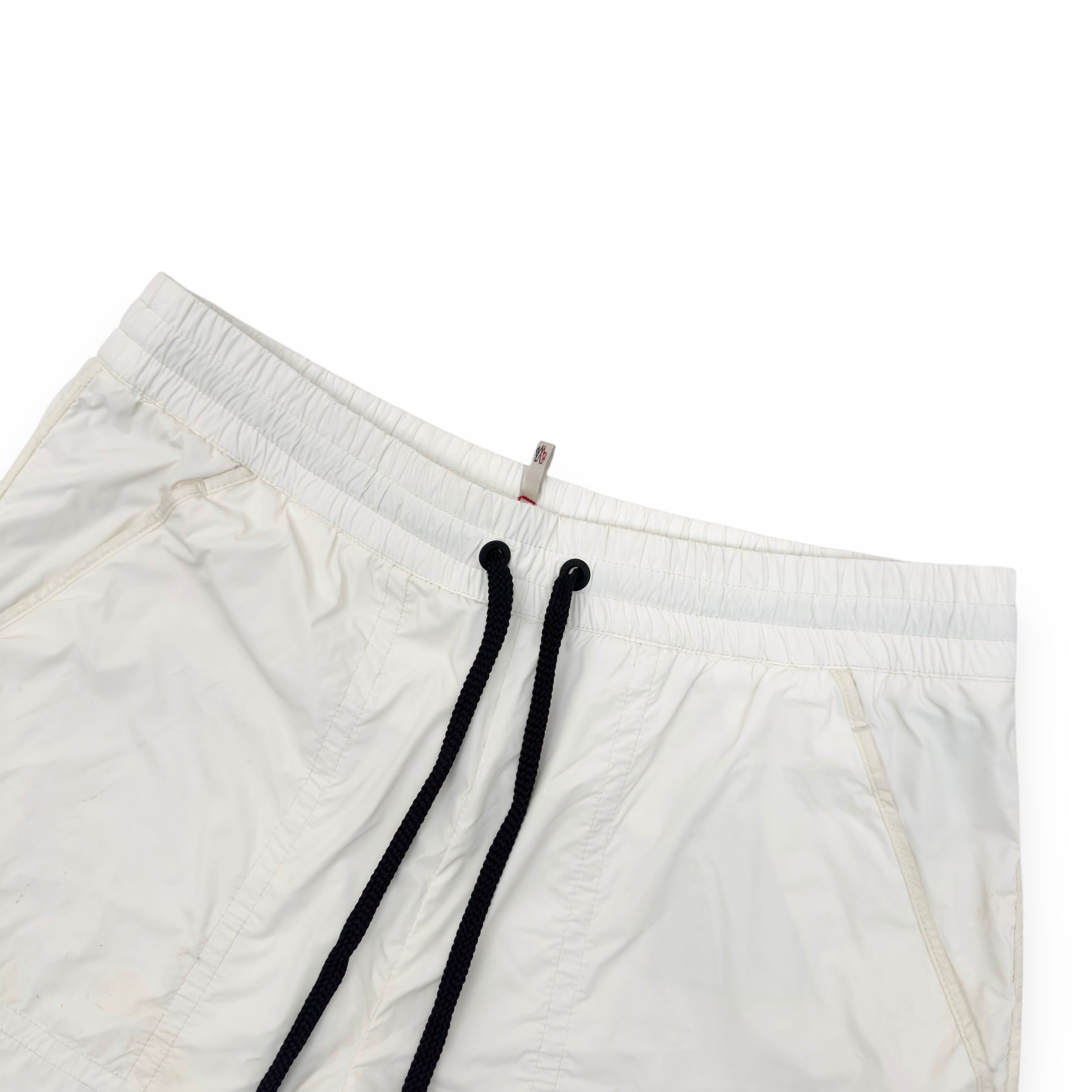 MONCLER GRENOBLE DAY-NAMIC NYLON SHORTS WHITE L