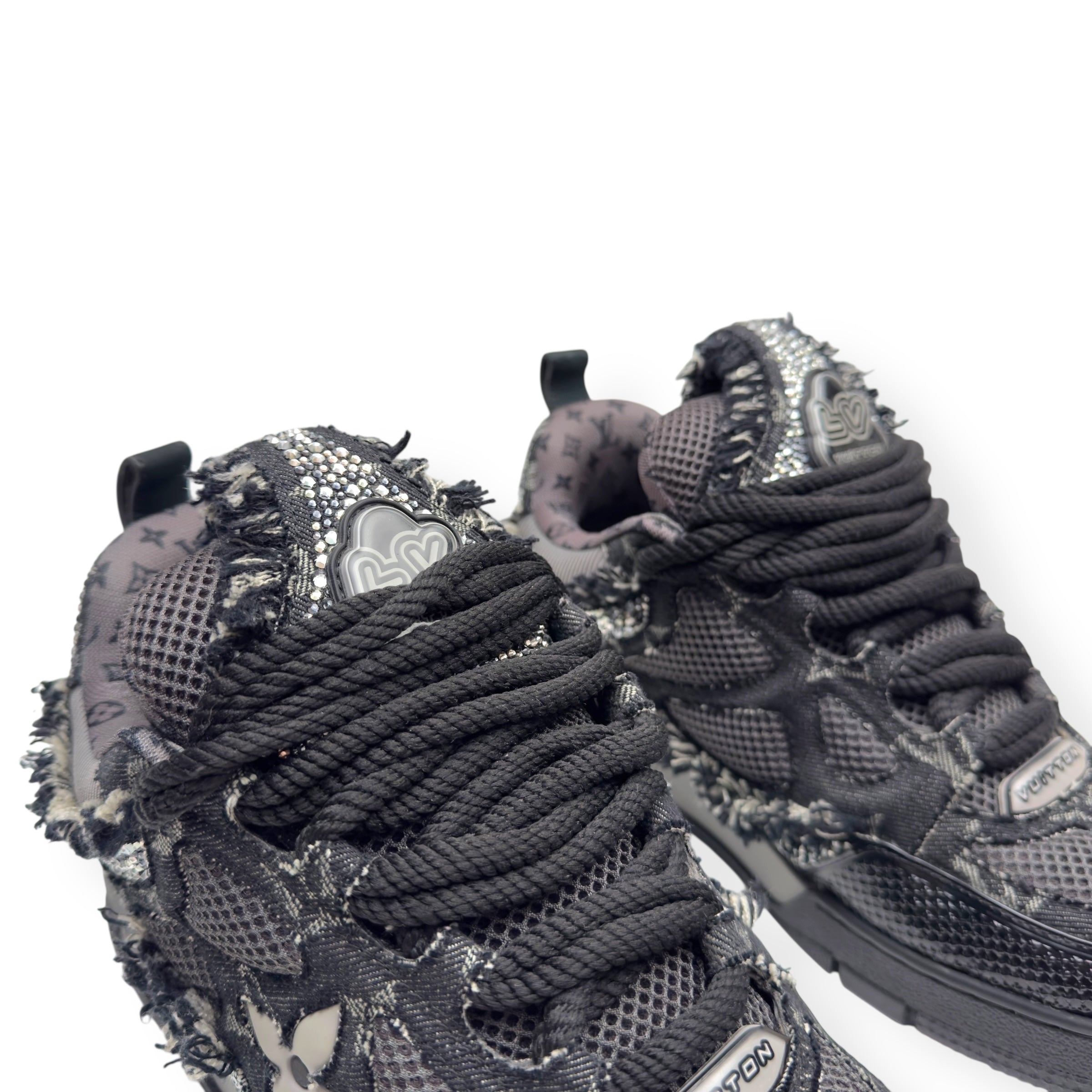 LOUIS VUITTON SWAROVSKI LV SKATE SNEAKER BLACK UK7