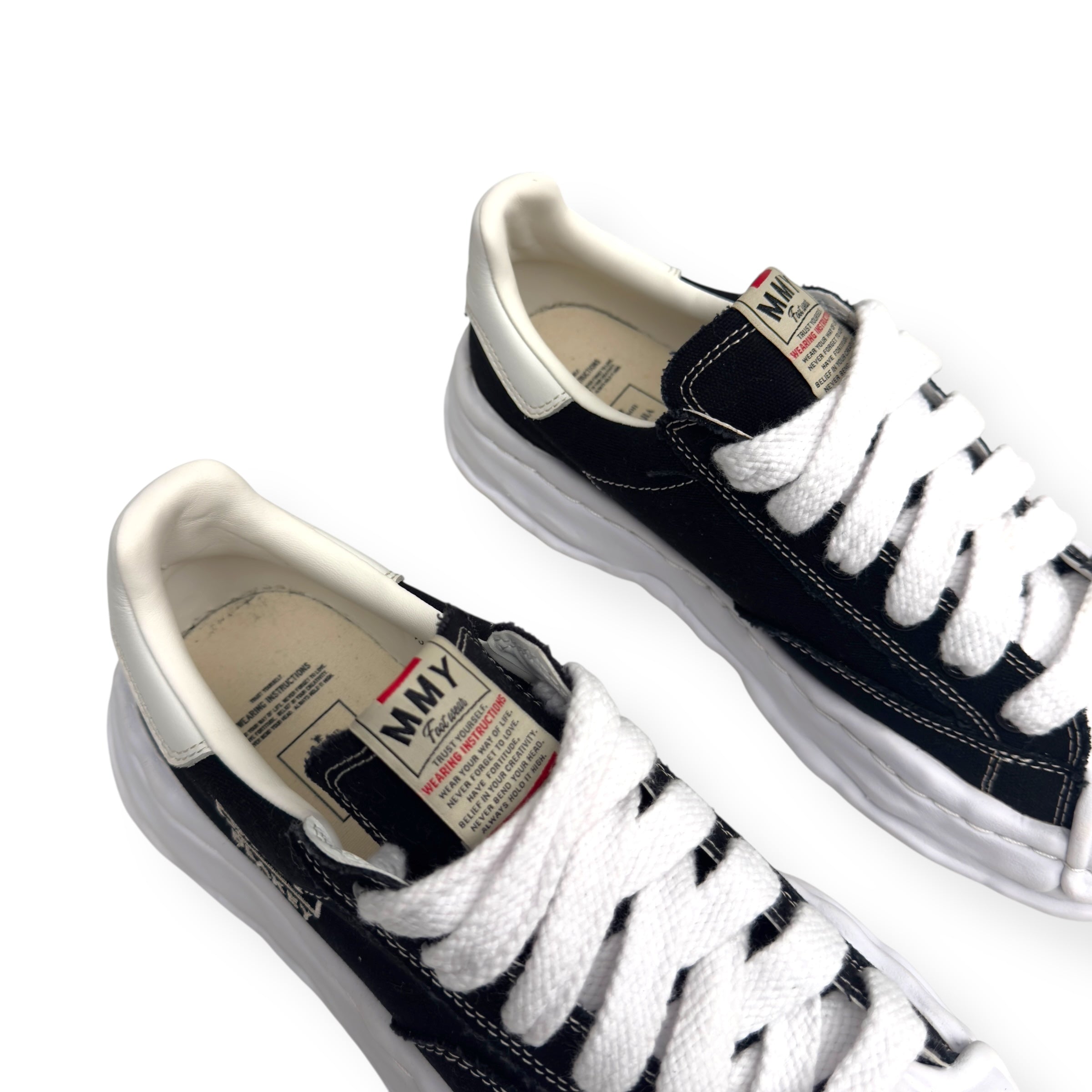 MAISON MIHARA YASUHIRO BLAKEY OG SOLE SNEAKER BLACK / WHITE 43 / UK9