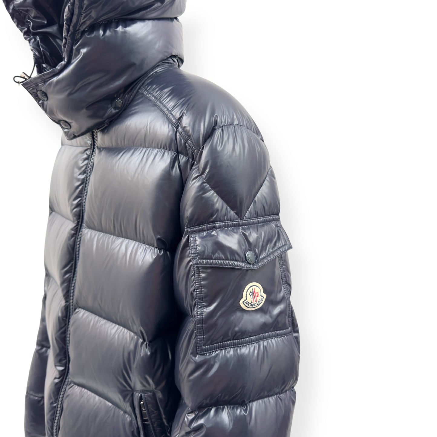 MONCLER MAYA HOODED SHORT DOWN PUFFER JACKET NAVY 5 / XL