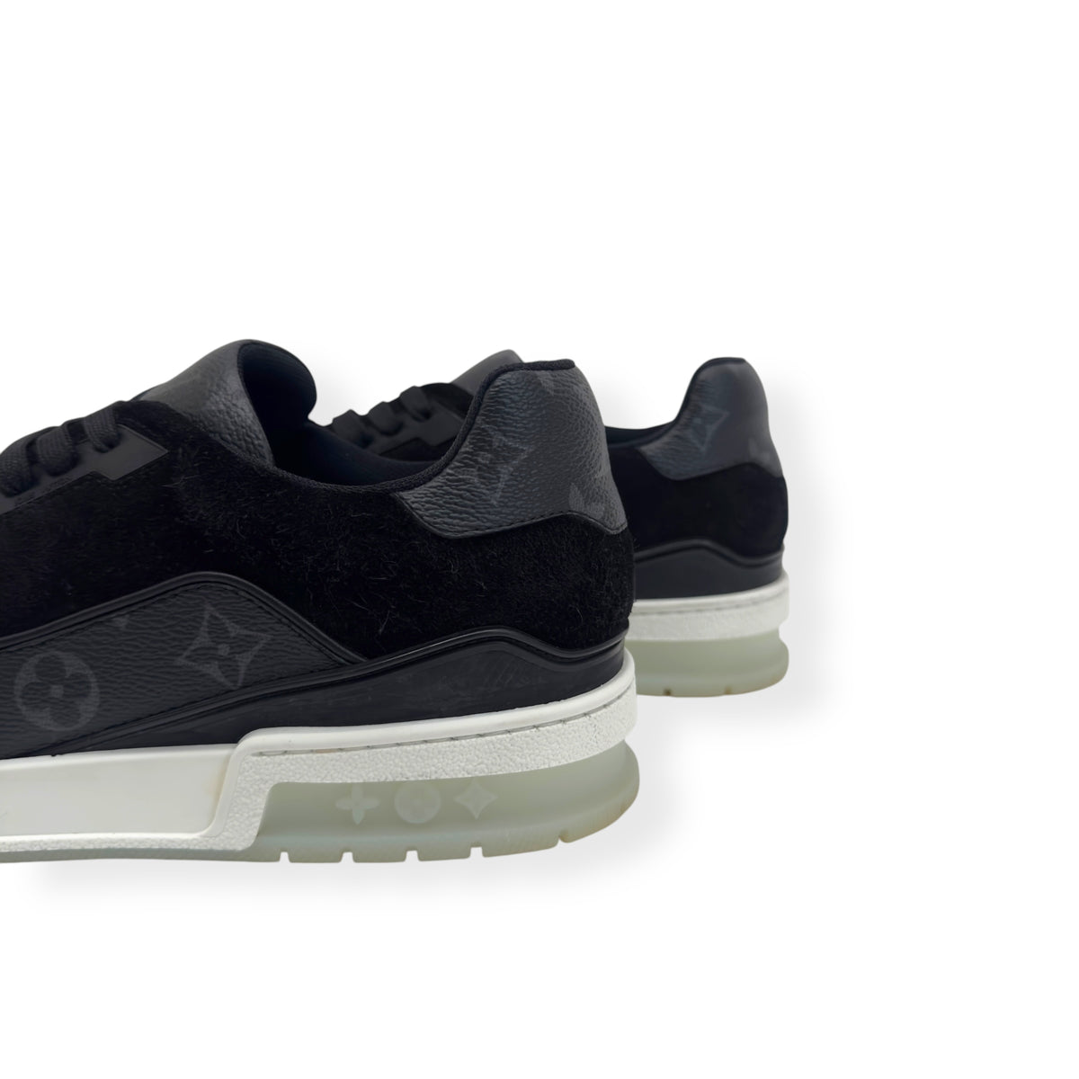 LOUIS VUITTON LV TRAINER BLACK / WHITE UK8