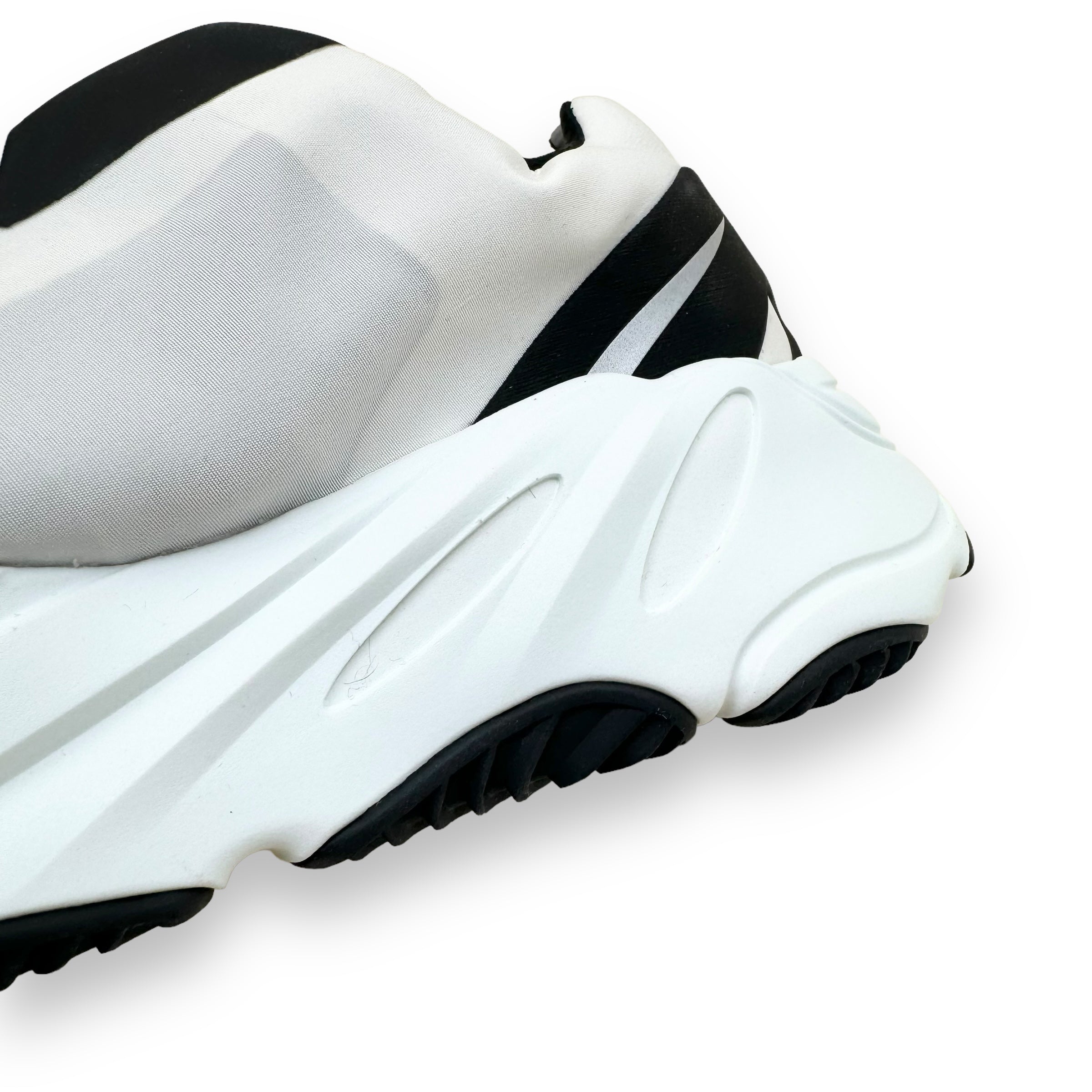 ADIDAS YEEZY BOOST 700 MNVN LACELESS ANALOG SNEAKER UK5