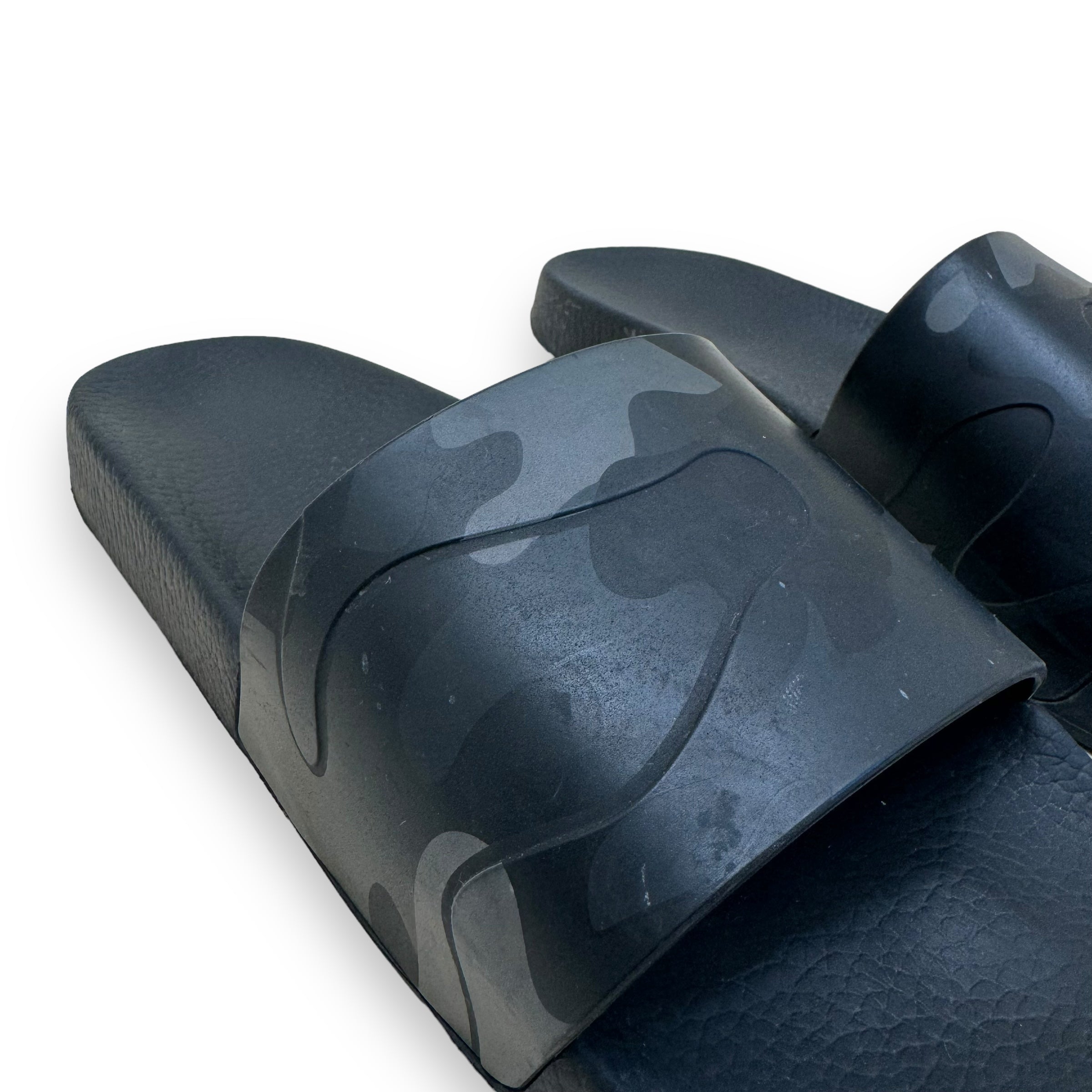 VALENTINO GARAVANI RUBBER SLIDES BLACK UK8