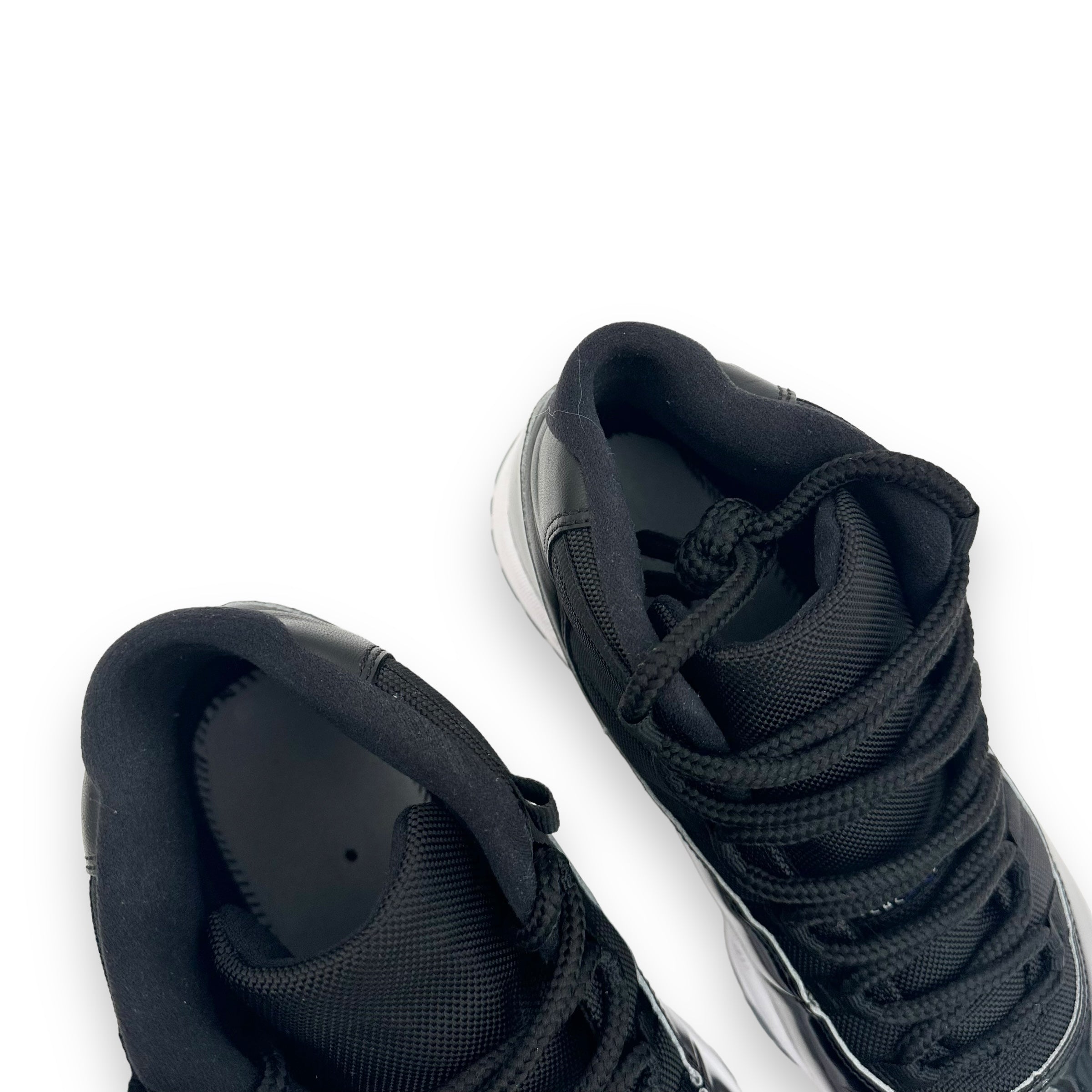AIR JORDAN 11 RETRO SNEAKER SPACE JAM UK9
