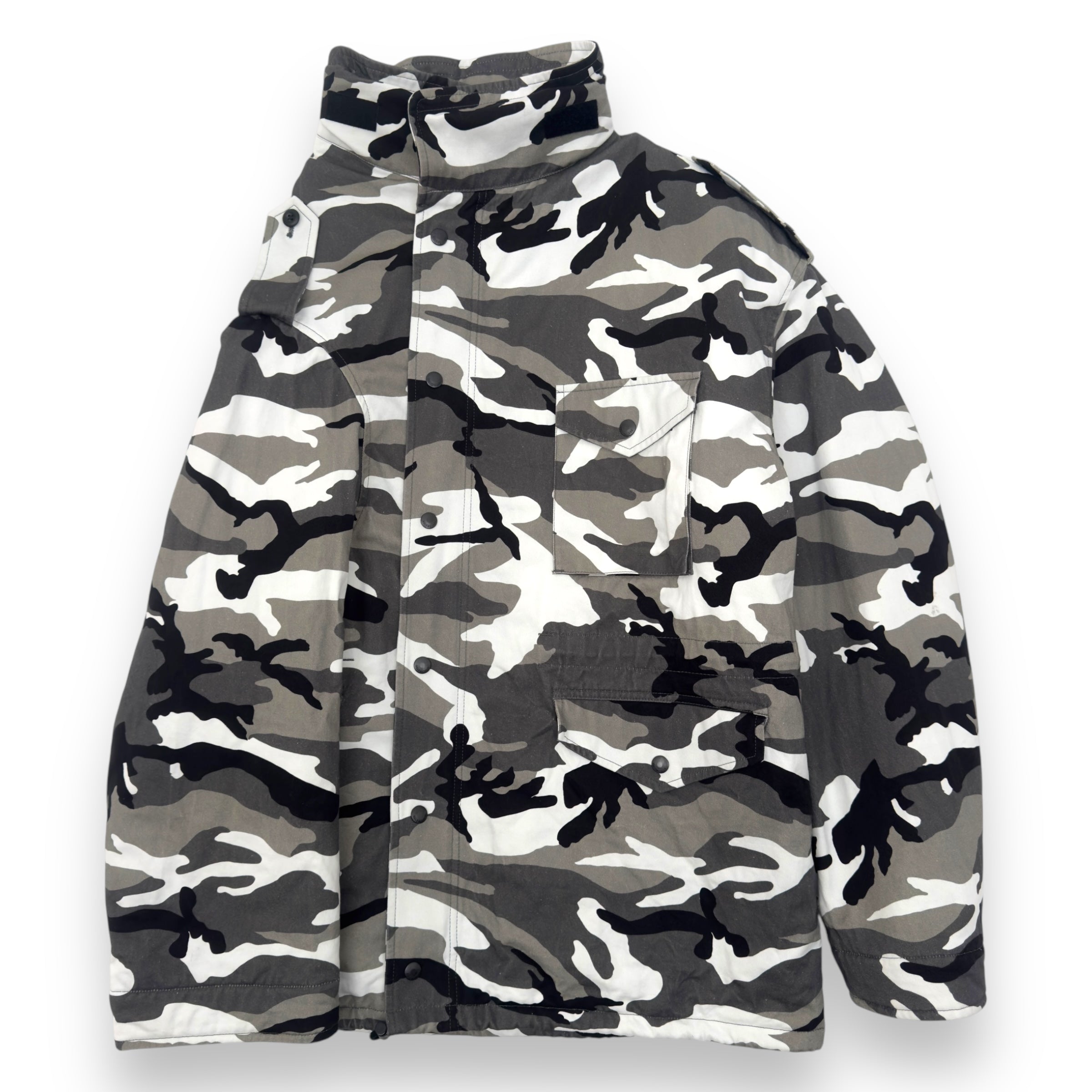 BALENCIAGA OVERSIZED OFF THE SHOULDER SNOW CAMO JACKET WHITE / BLACK XS